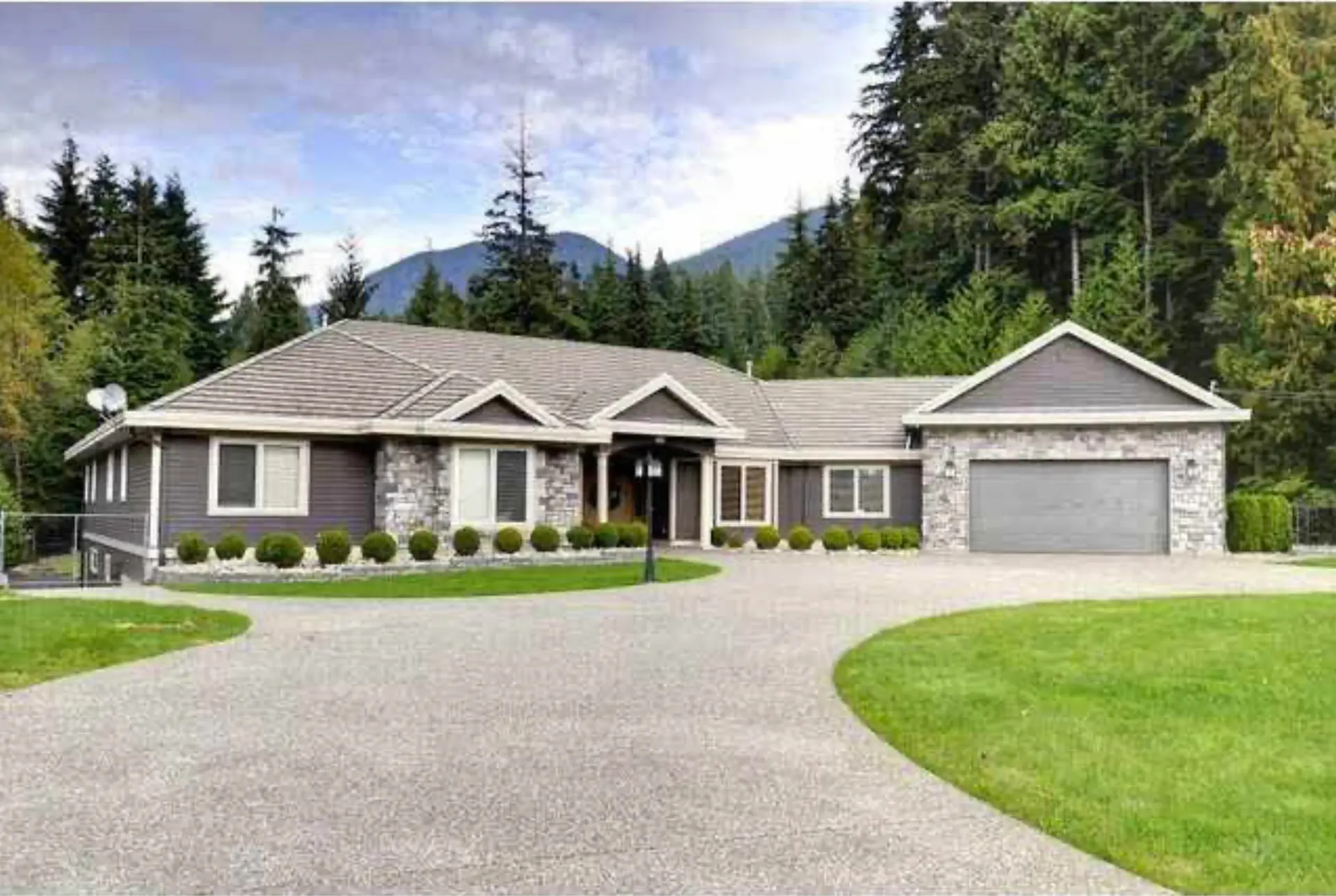 Property at 815 Spence Way, Anmore, BC