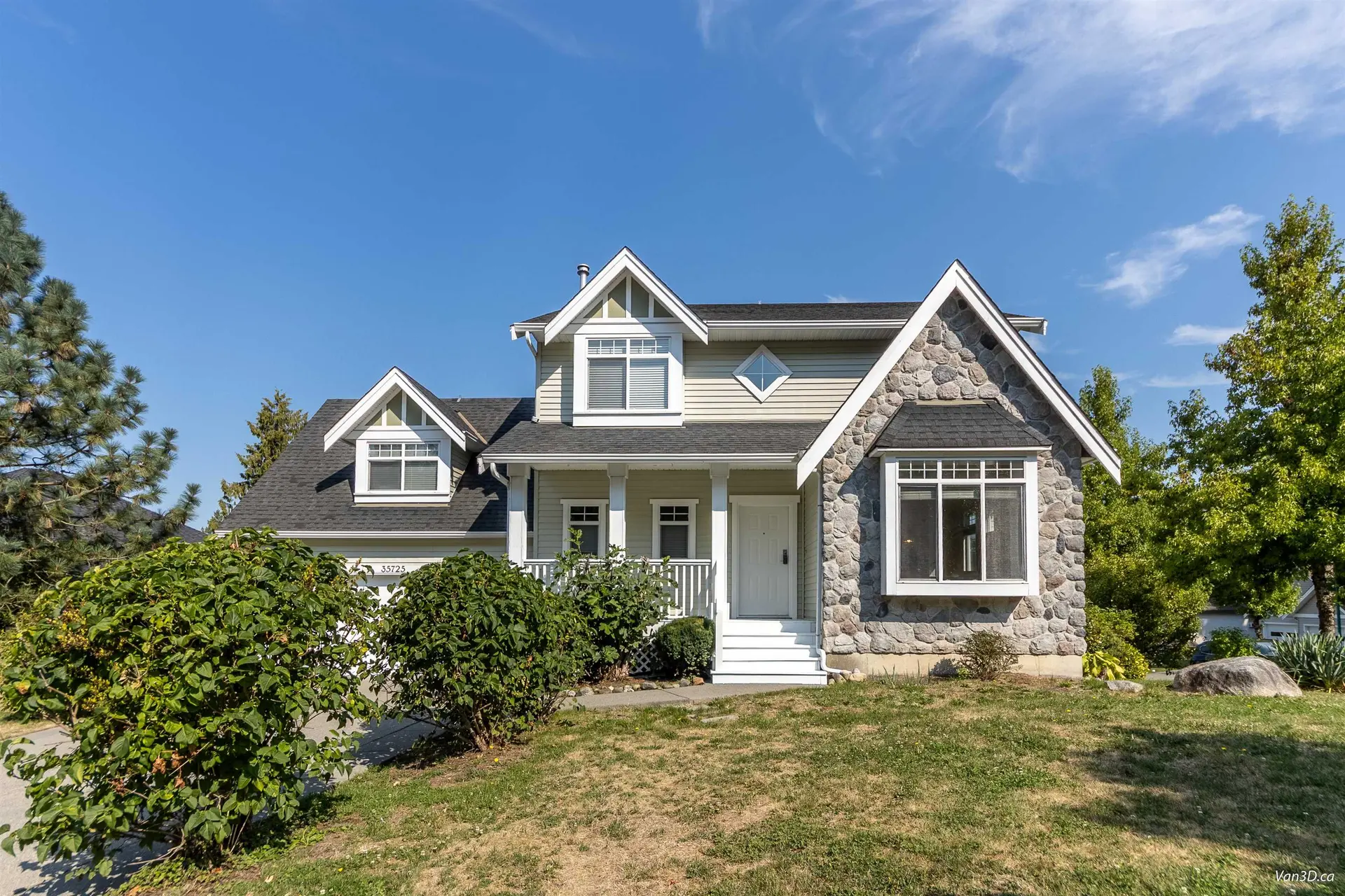 Property at 35725 Ledgeview Drive, Abbotsford, BC