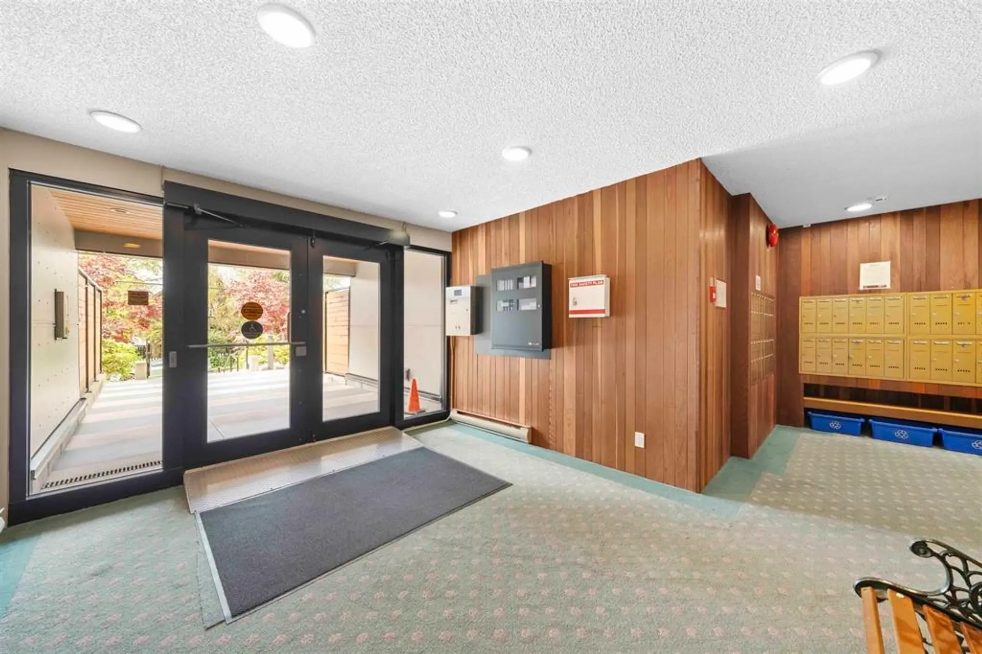 #205 215 Mowat Street - Image 2