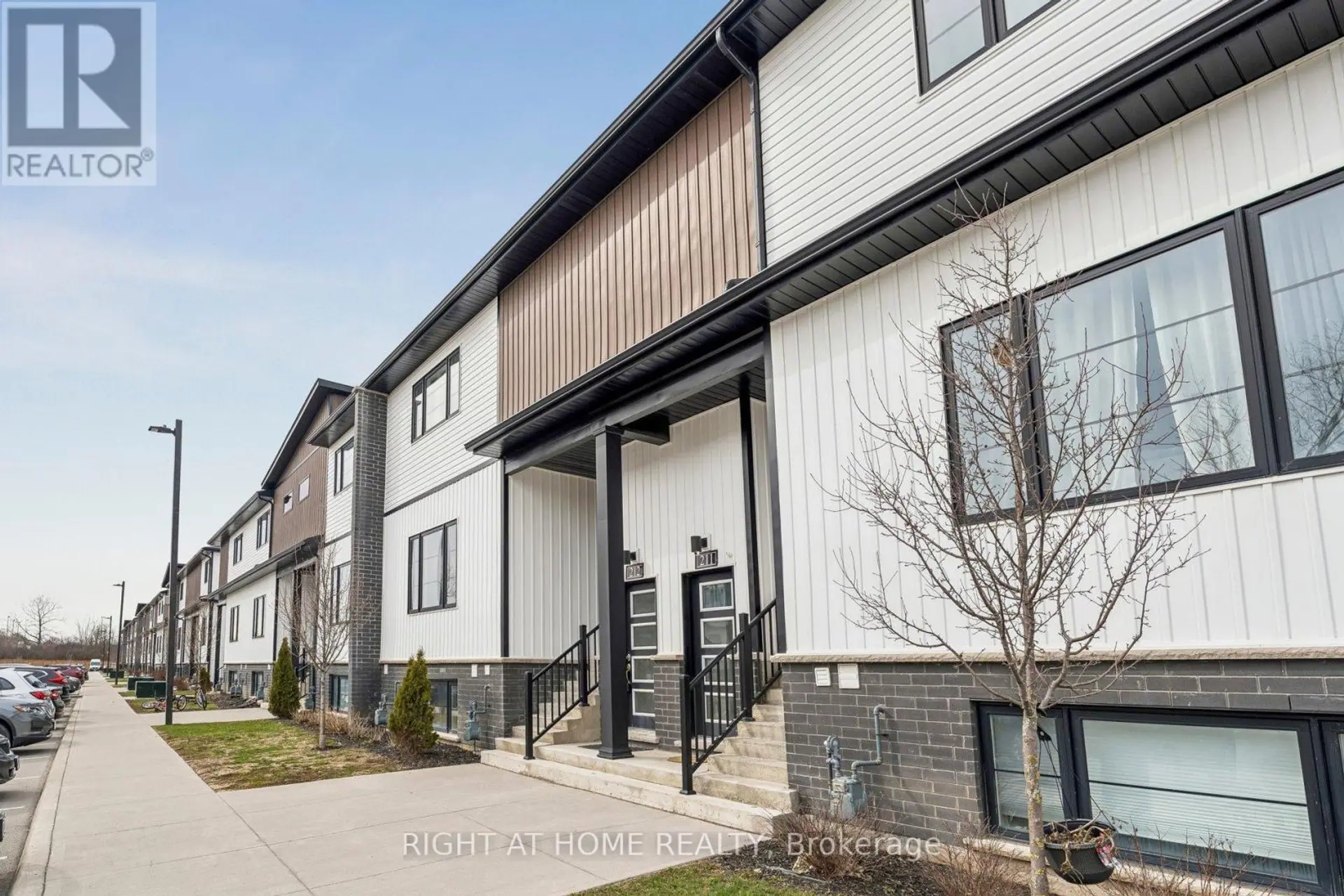#212 4263 FOURTH AVENUE - Image 2