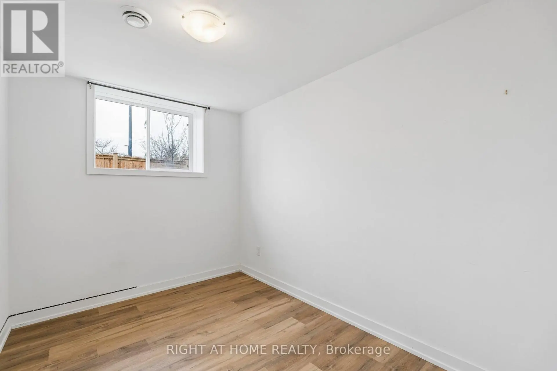#212 4263 FOURTH AVENUE - Image 17