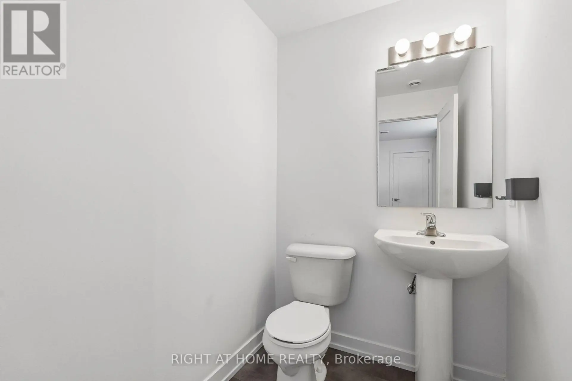 #212 4263 FOURTH AVENUE - Image 15
