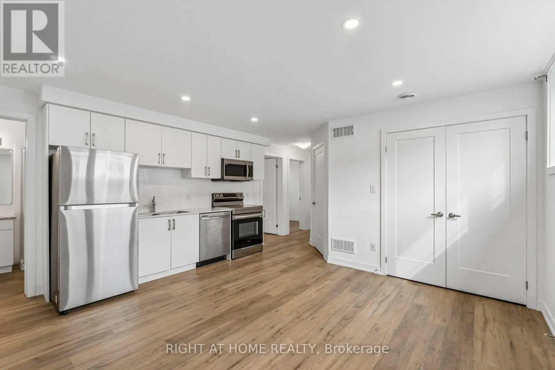 #212 4263 FOURTH AVENUE - Image 11