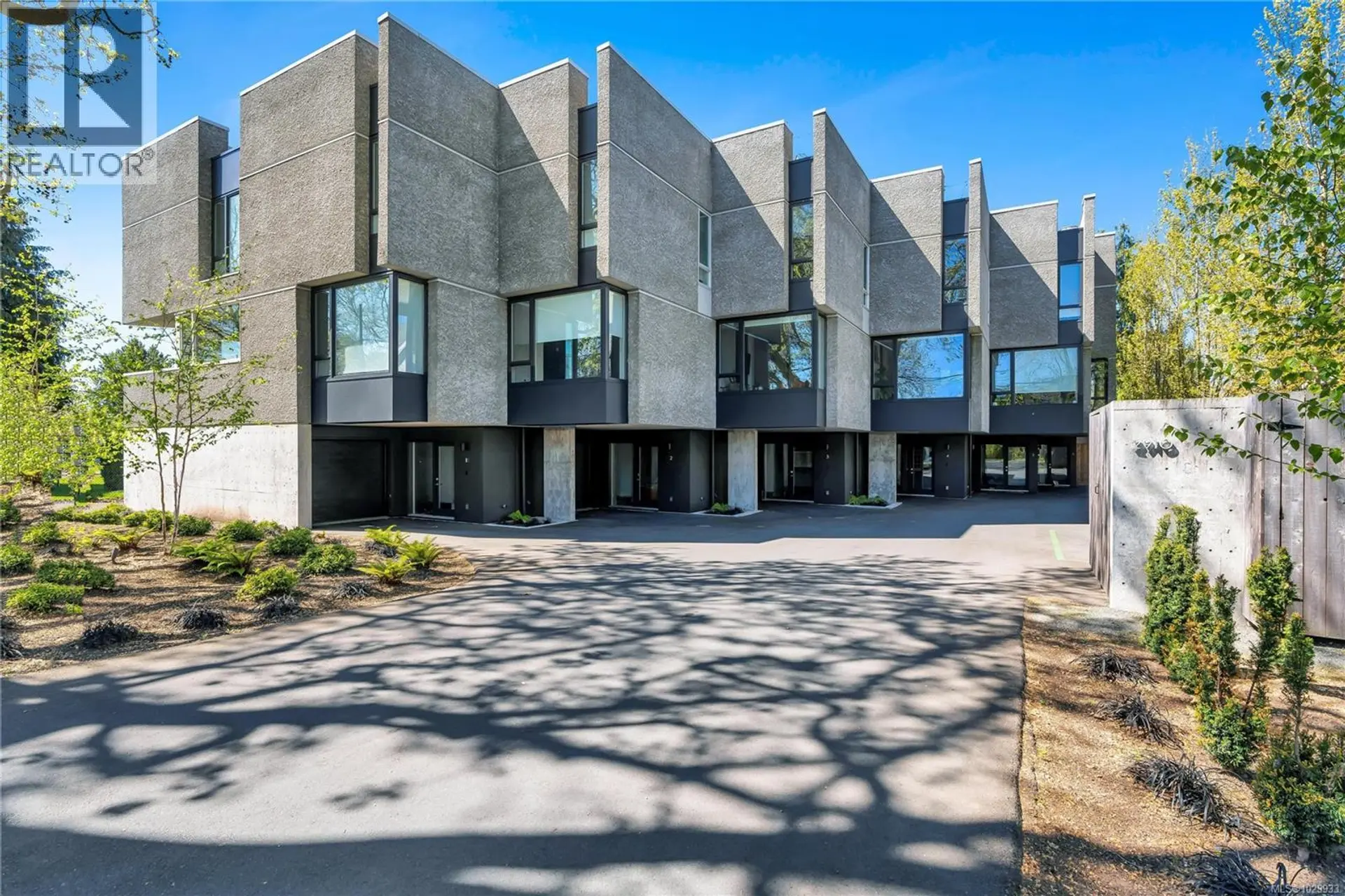 Property at #2 2910 Shelbourne St, Victoria, BC