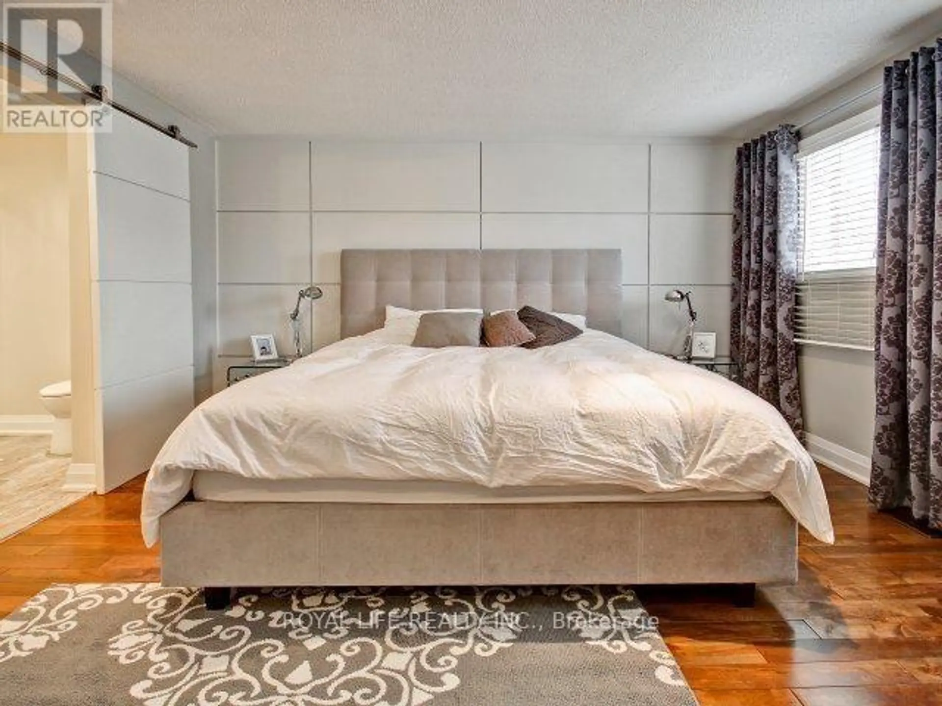 1070 LINDSAY DRIVE - Image 12