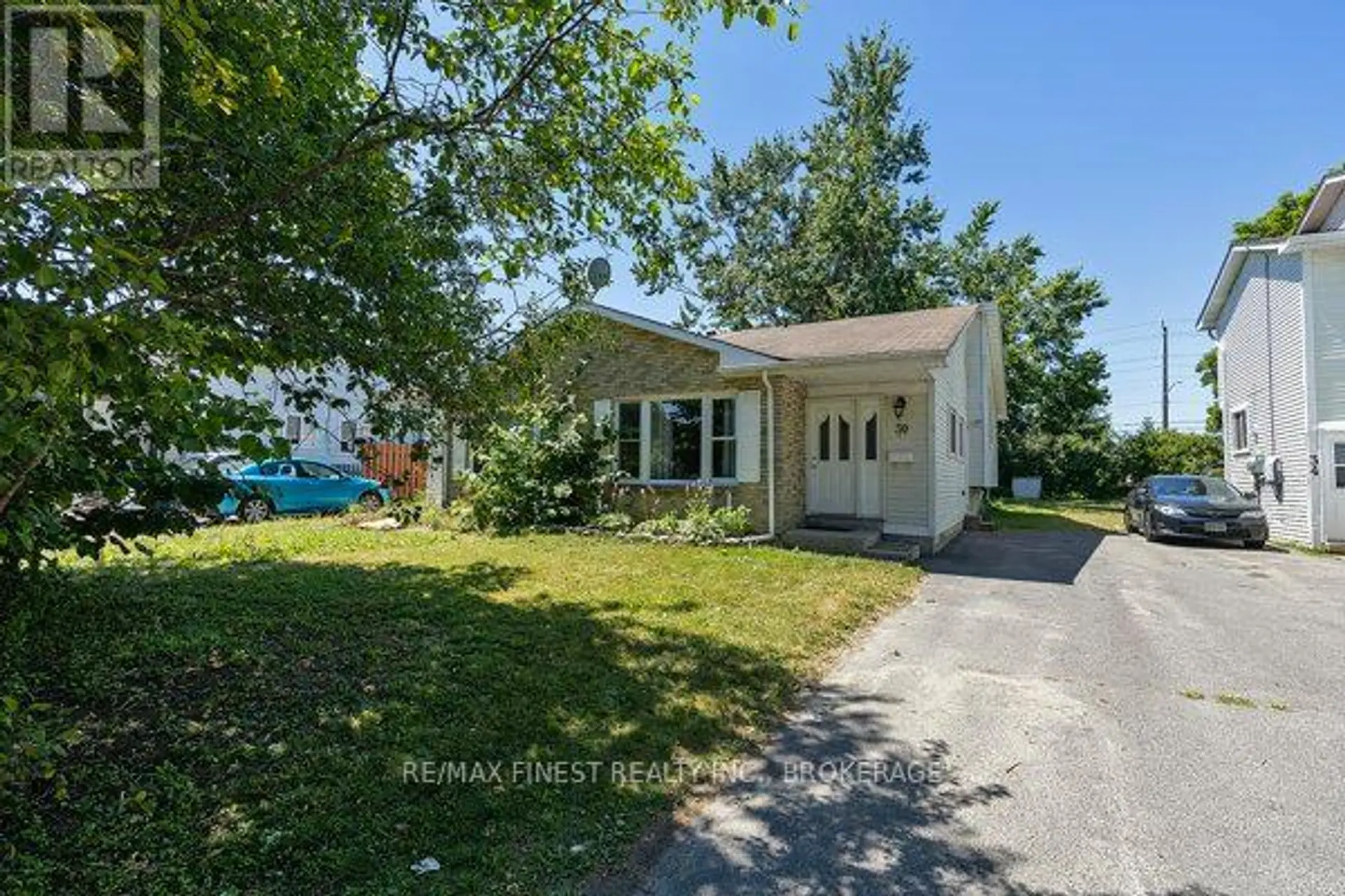 30 WOODSTONE CRESCENT - Image 2