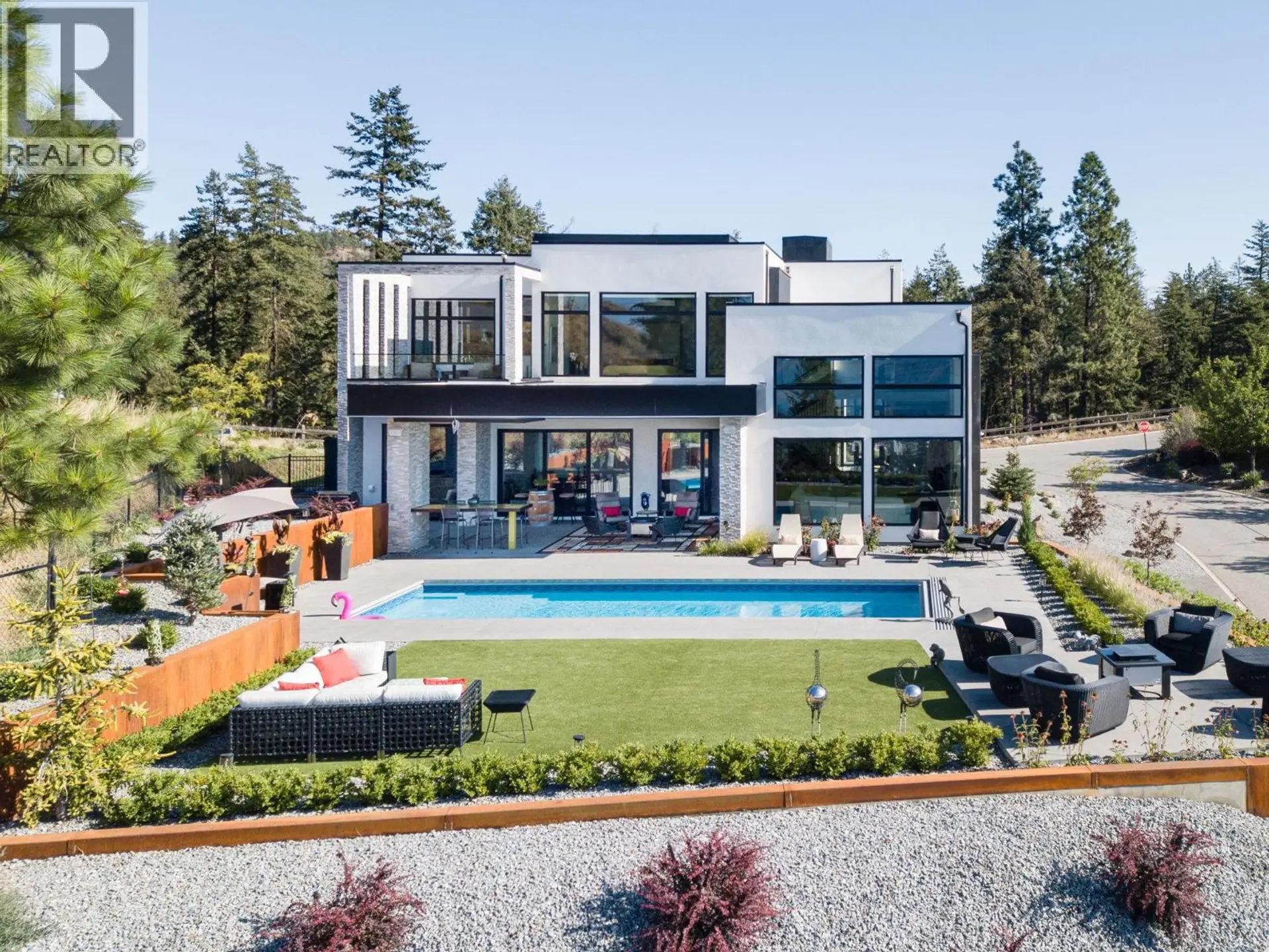 Property at 722 Highpointe Place, Kelowna, BC