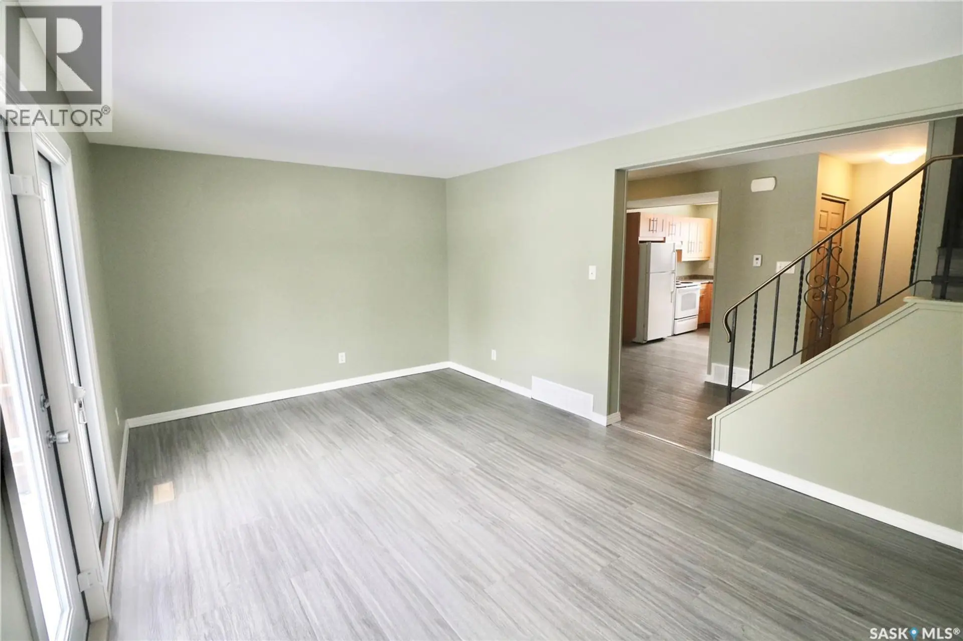 #35 MACKENZIE WAY - Image 4