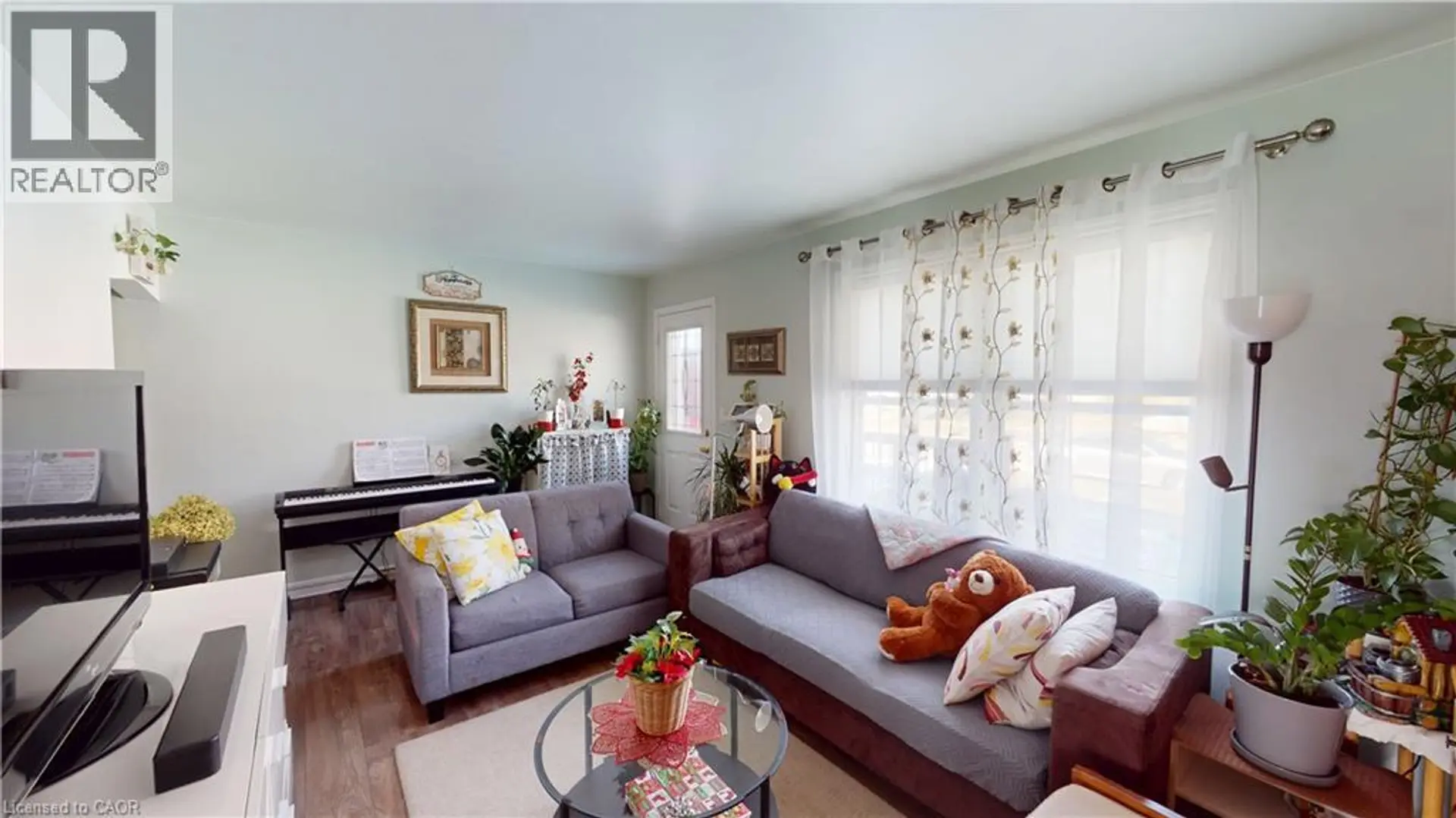 10 ARMSTRONG Avenue - Image 8