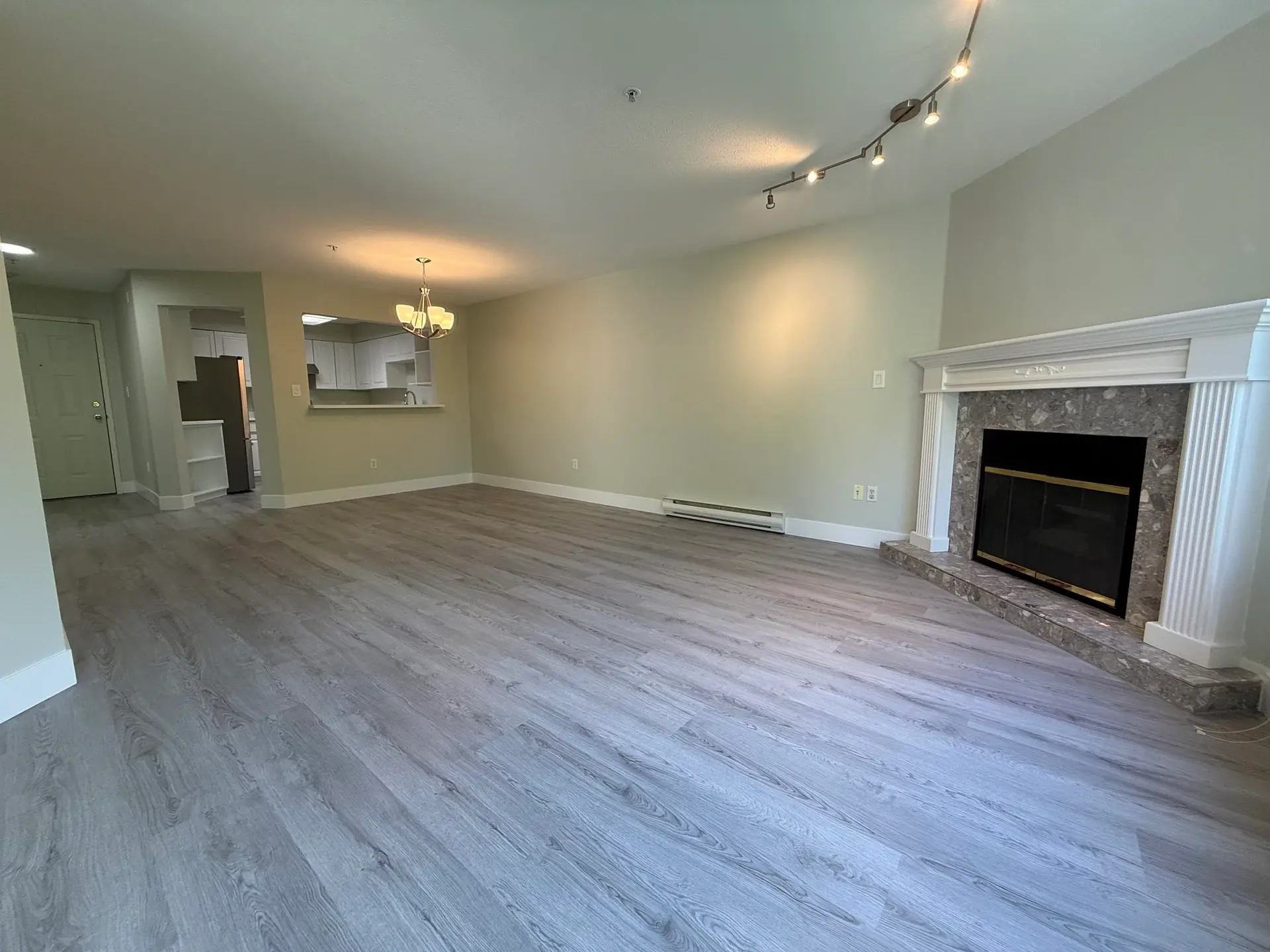 #206 1955 Suffolk Avenue - Image 3