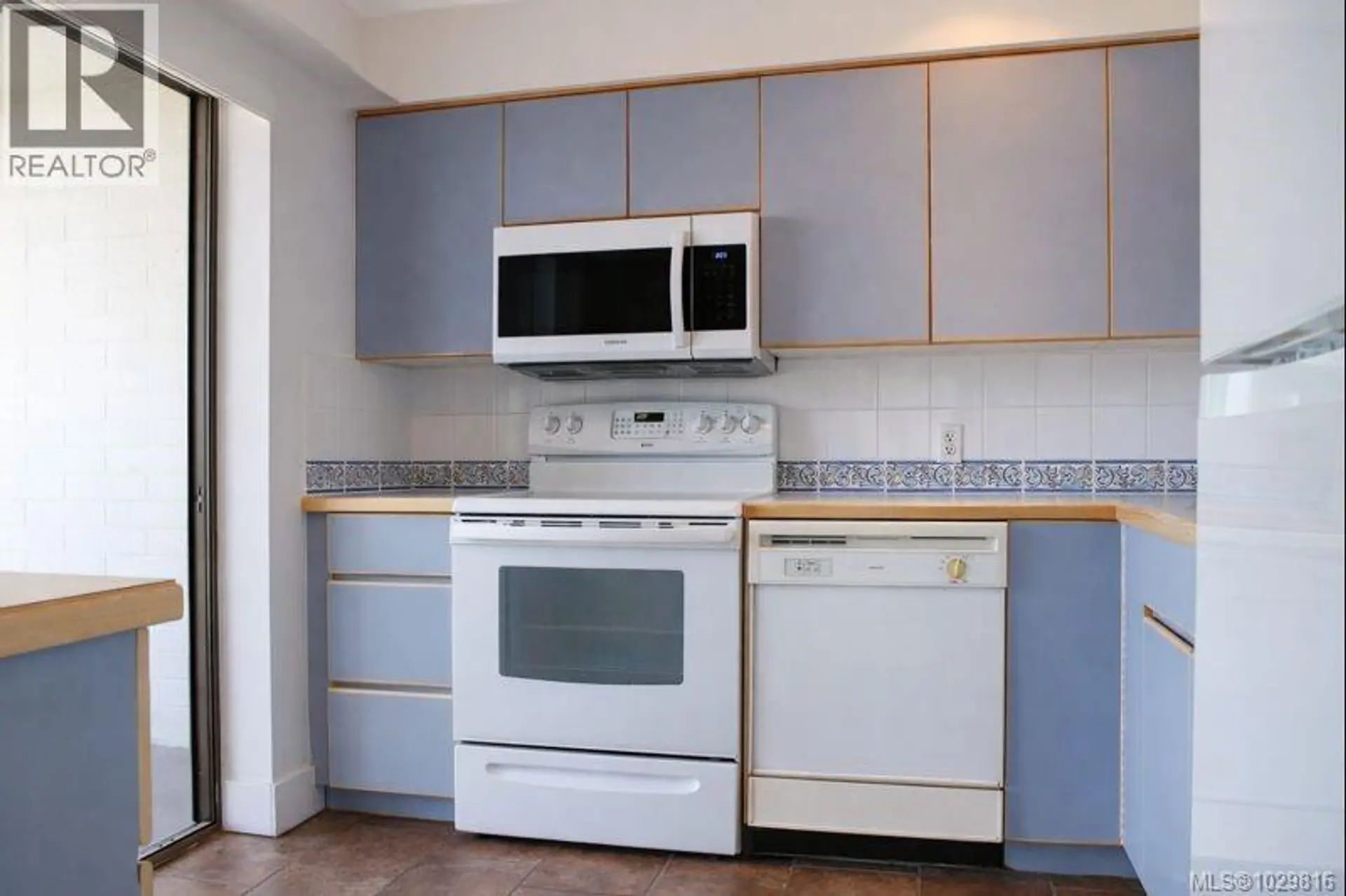 #704 33 Mt. Benson St - Image 6