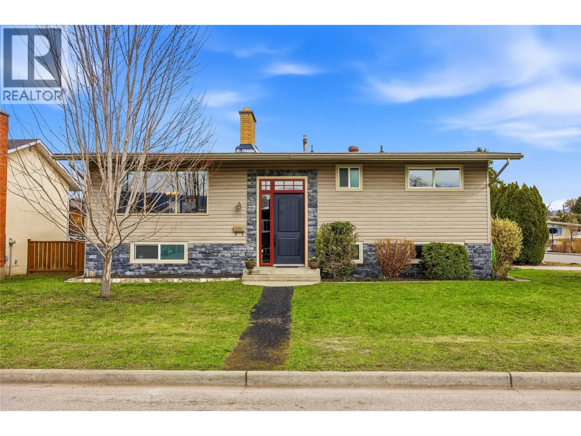 Property at 1394 Lombardy Square, Kelowna, BC