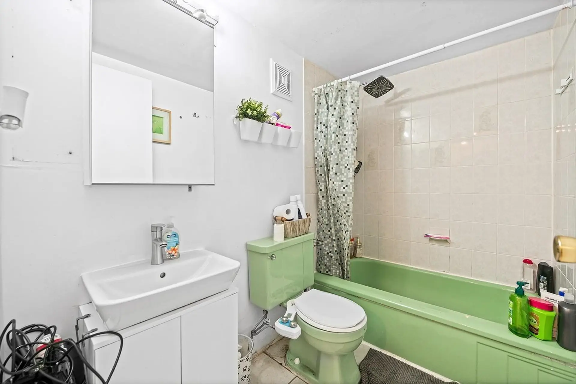 4777 Pender Street - Image 16