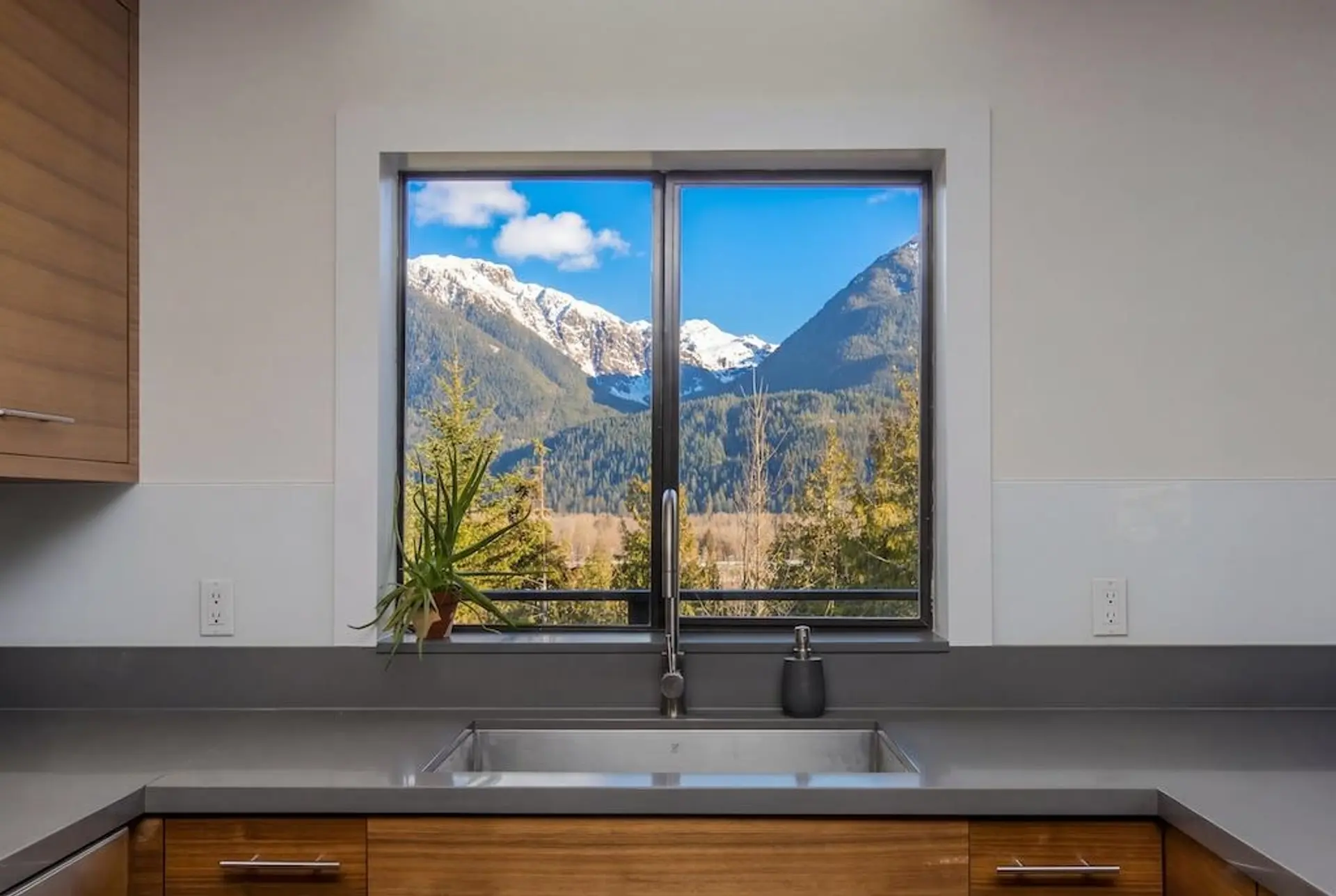 Property at 40181 Skyline Drive, Squamish, BC