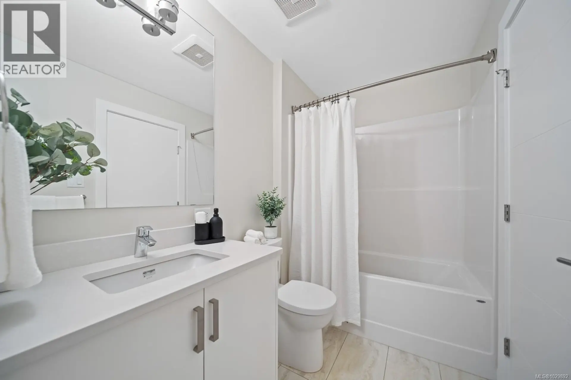 #205 91 Chapel St - Image 7