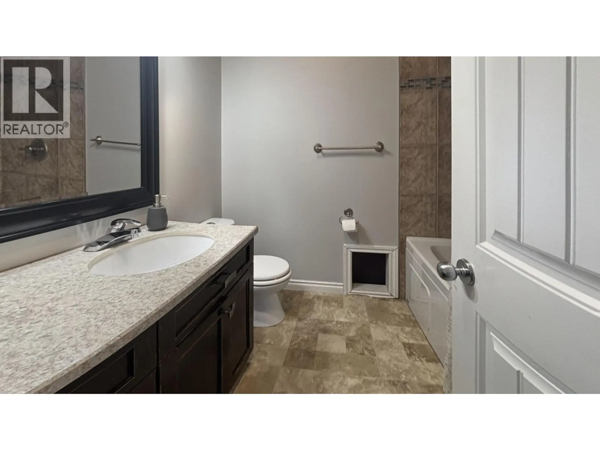 9405 RIVER DRIVE - Image 15