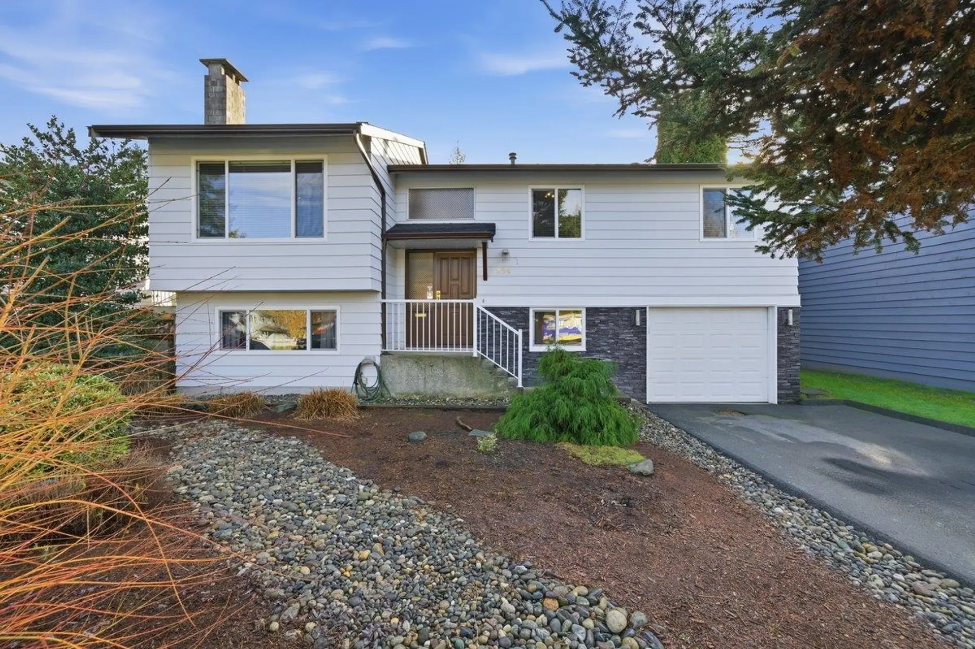 Property at 954 Lincoln Avenue, Port Coquitlam, BC