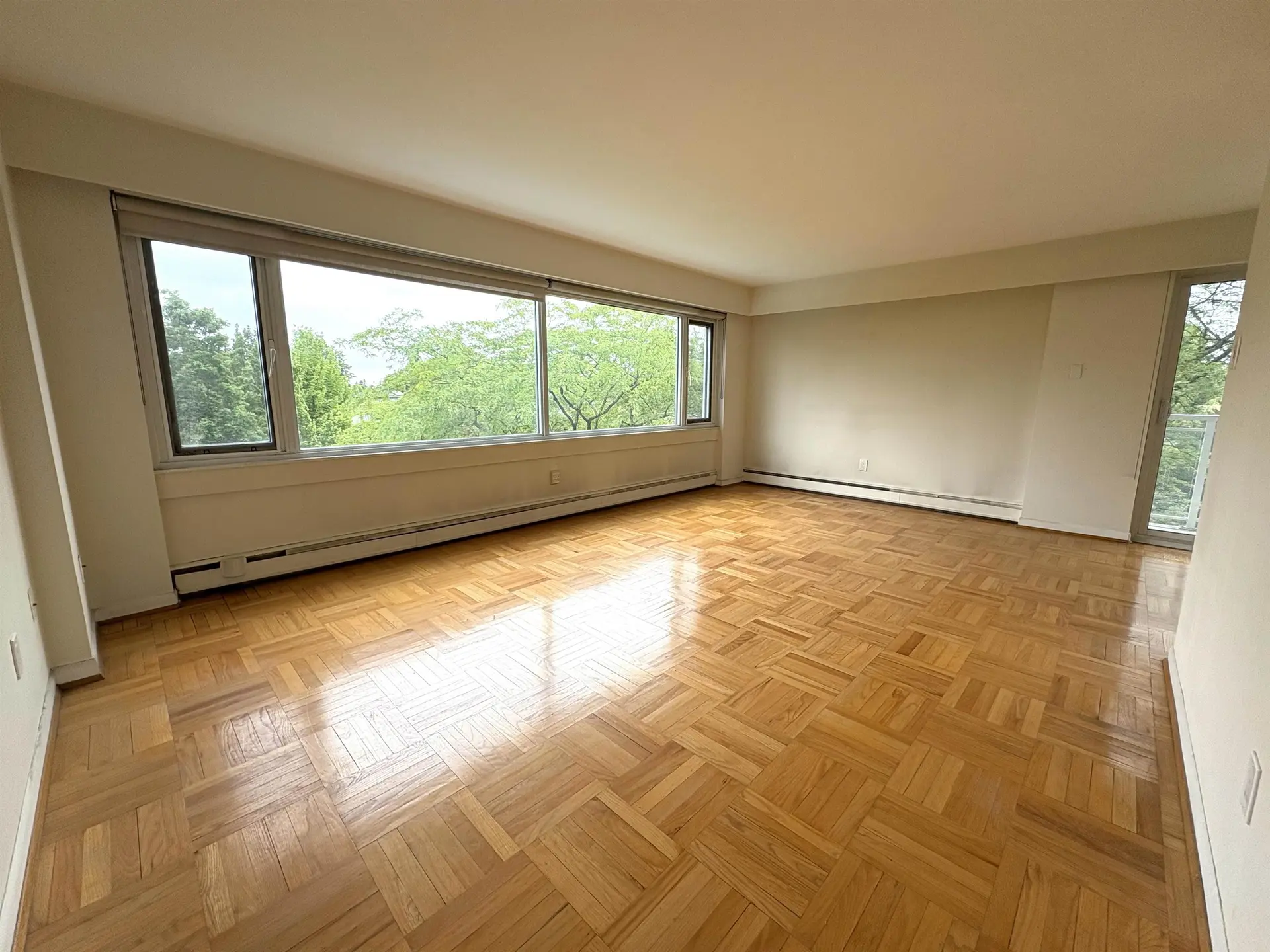 #305 6076 Tisdall Street - Image 10