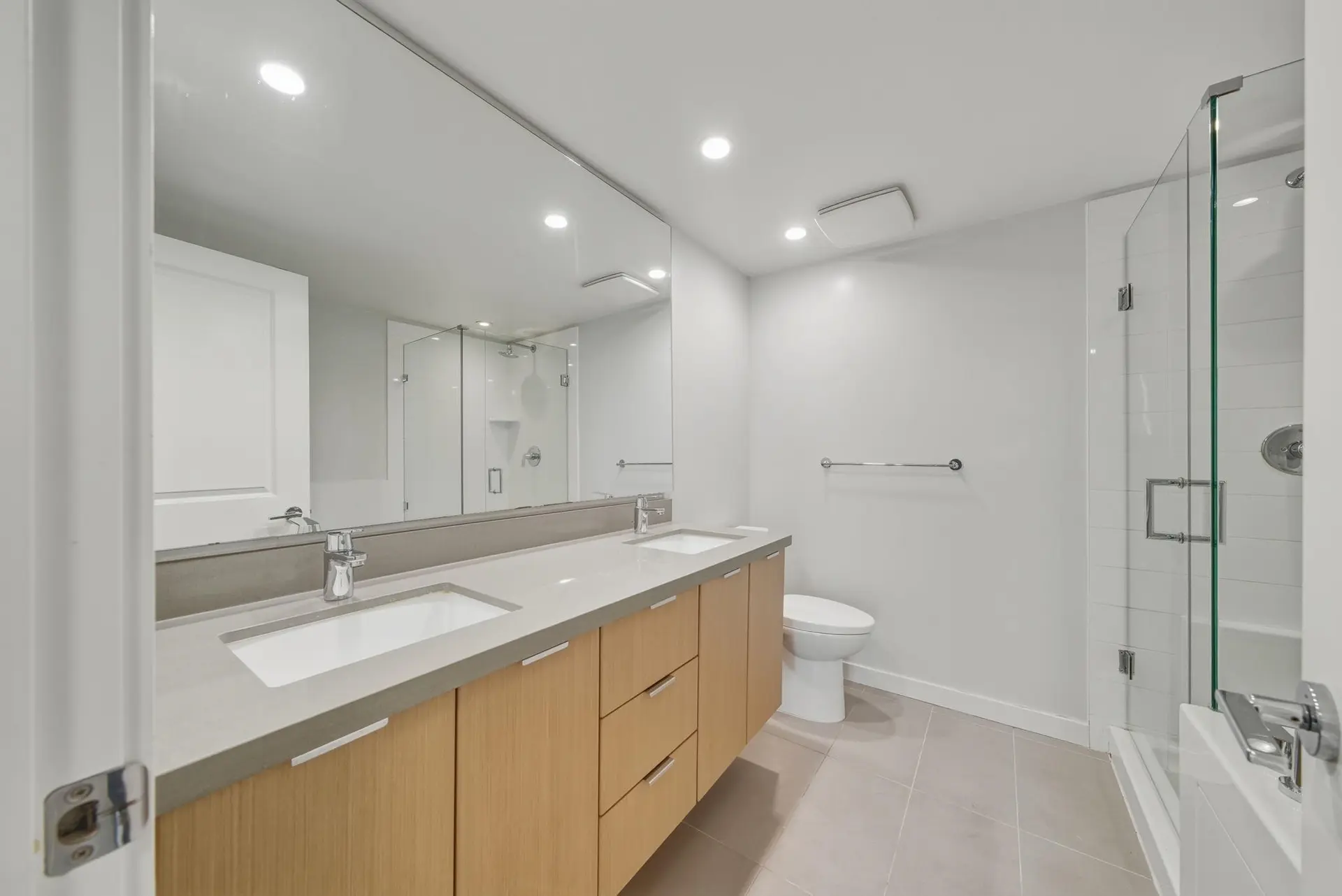 #715 8333 Sweet Avenue - Image 9