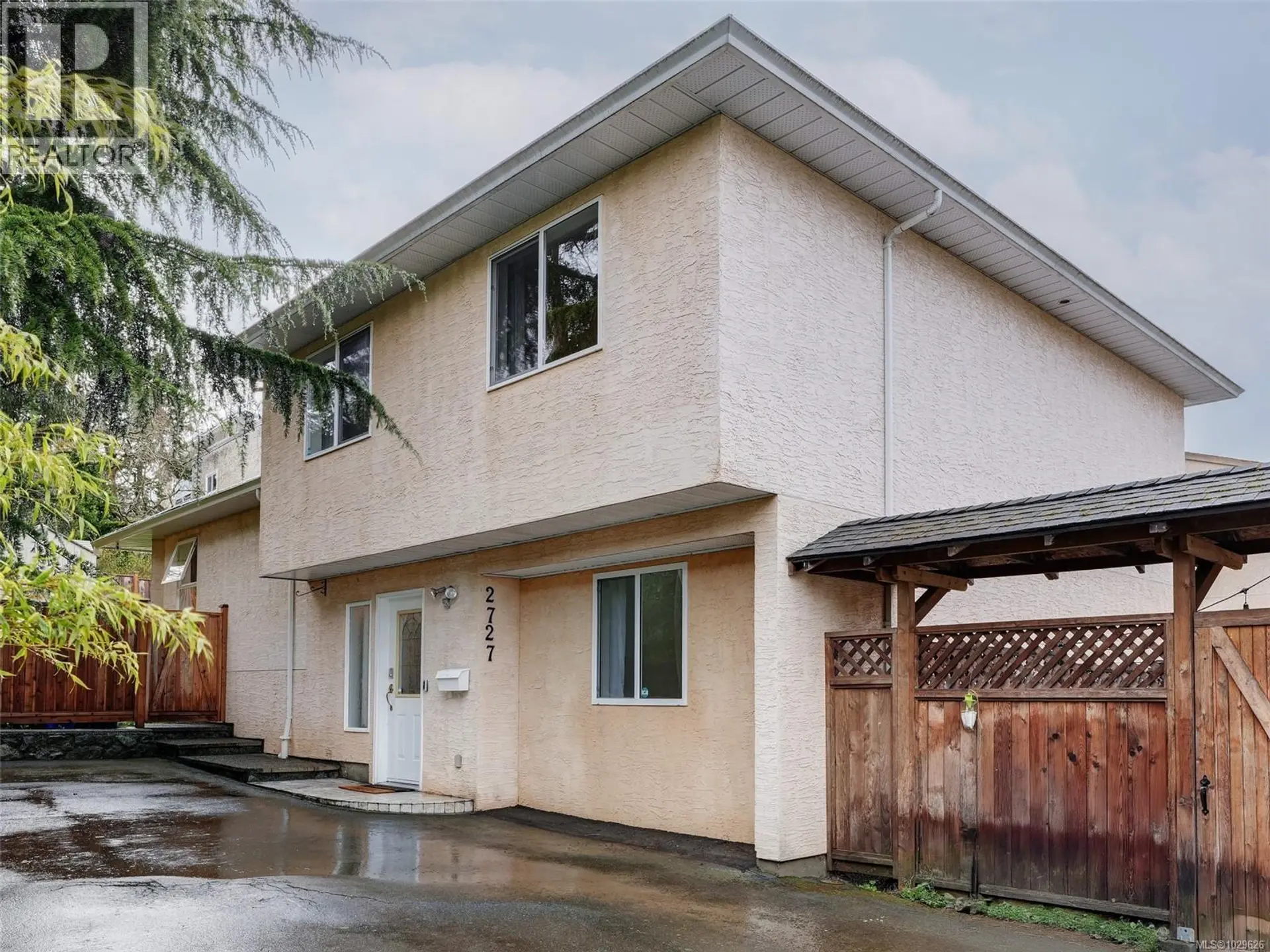 Property at 2727 Grosvenor Rd, Victoria, BC