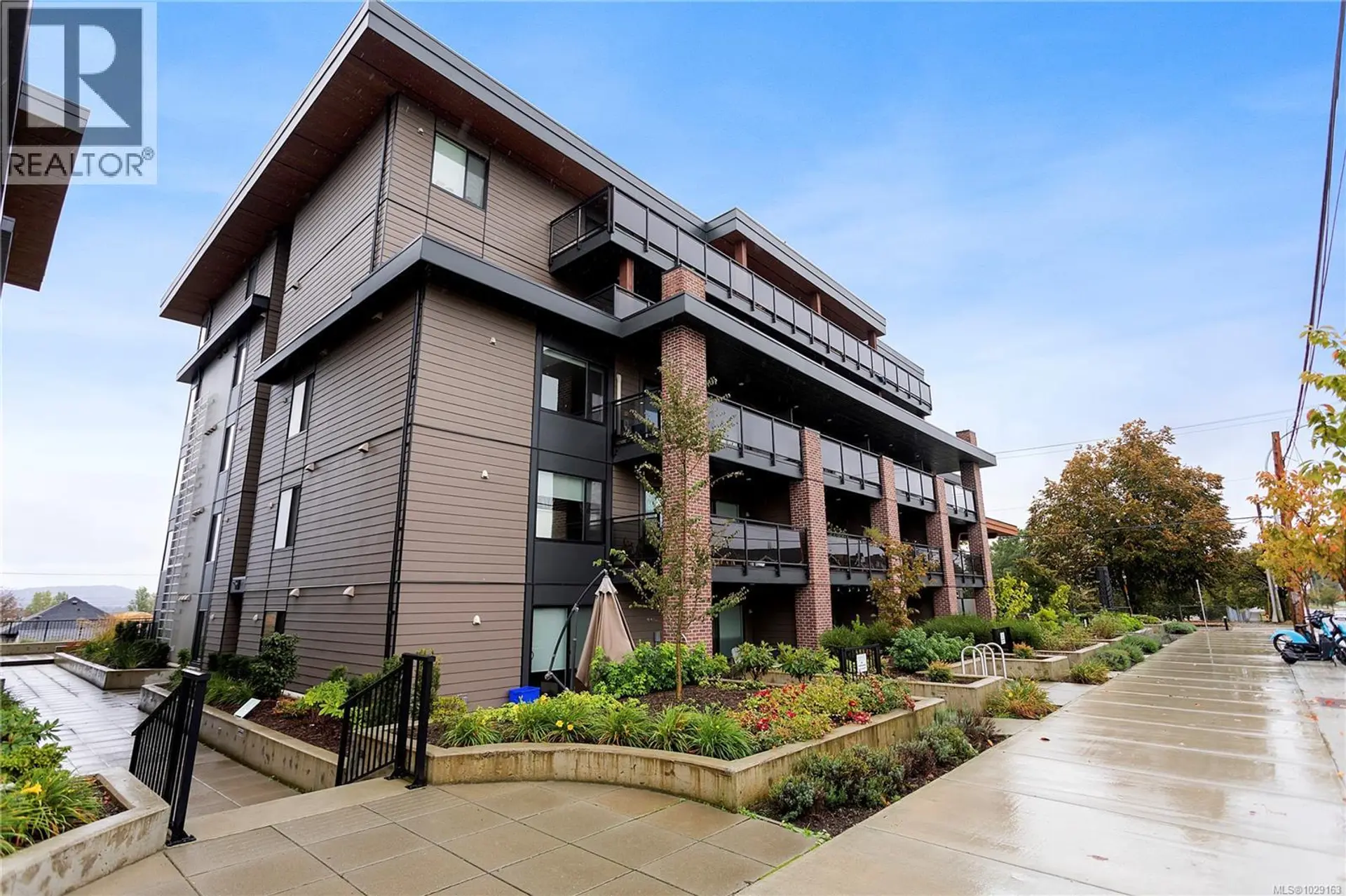 Property at #103 147 Haliburton St, Nanaimo, BC