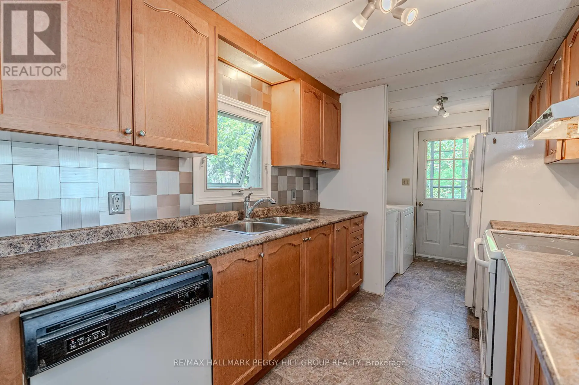 85 HAWTHORNE DRIVE - Image 4