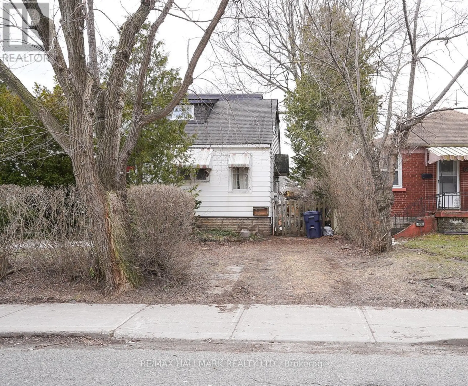 63 HIGHVIEW AVENUE - Image 1