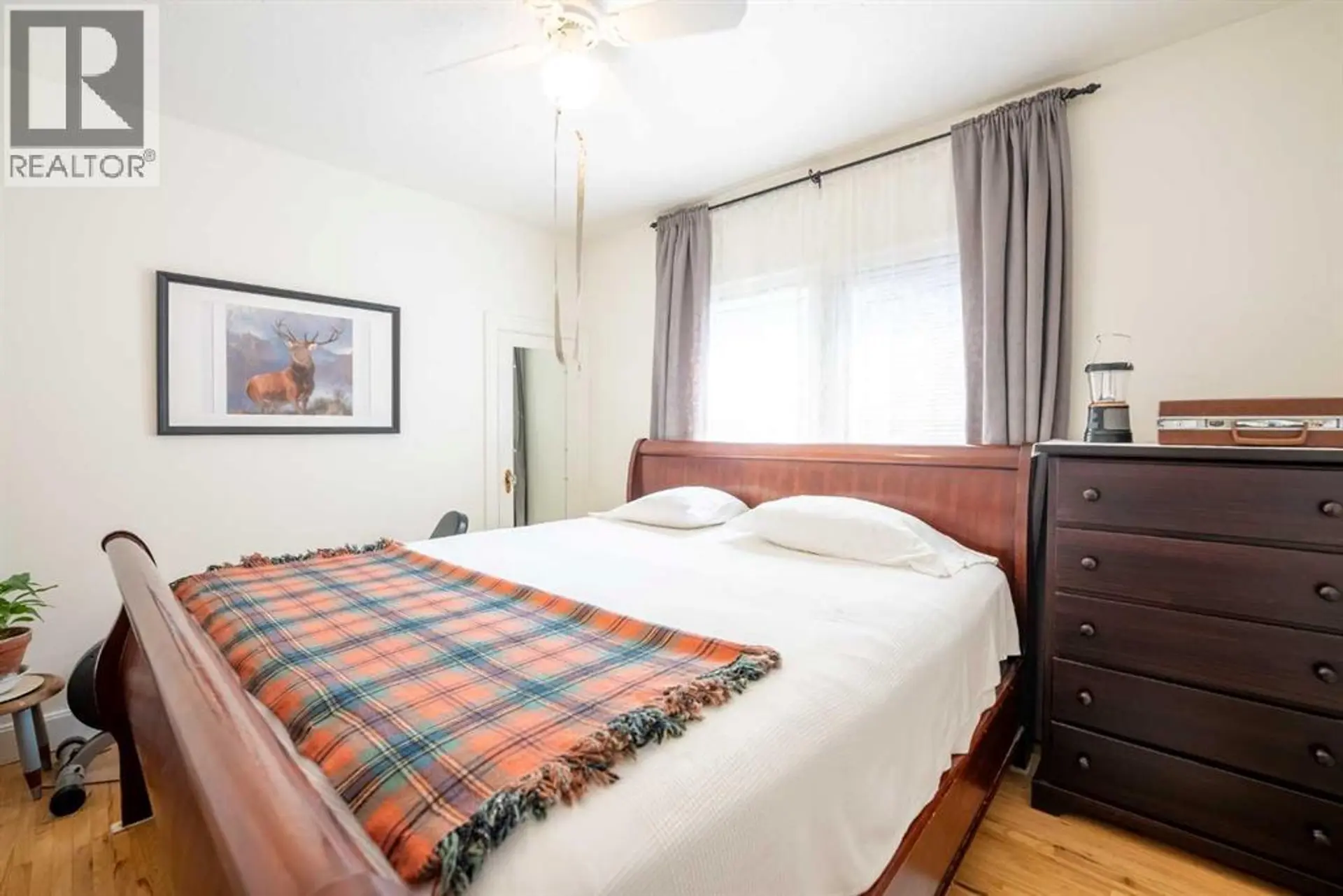 1221 (1219A) 4 AVENUE S - Image 14