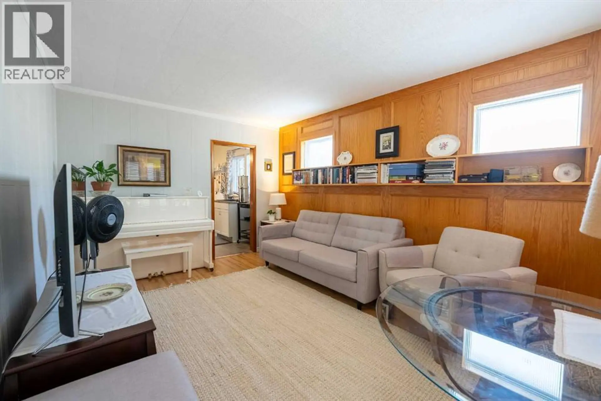 1221 (1219A) 4 AVENUE S - Image 5