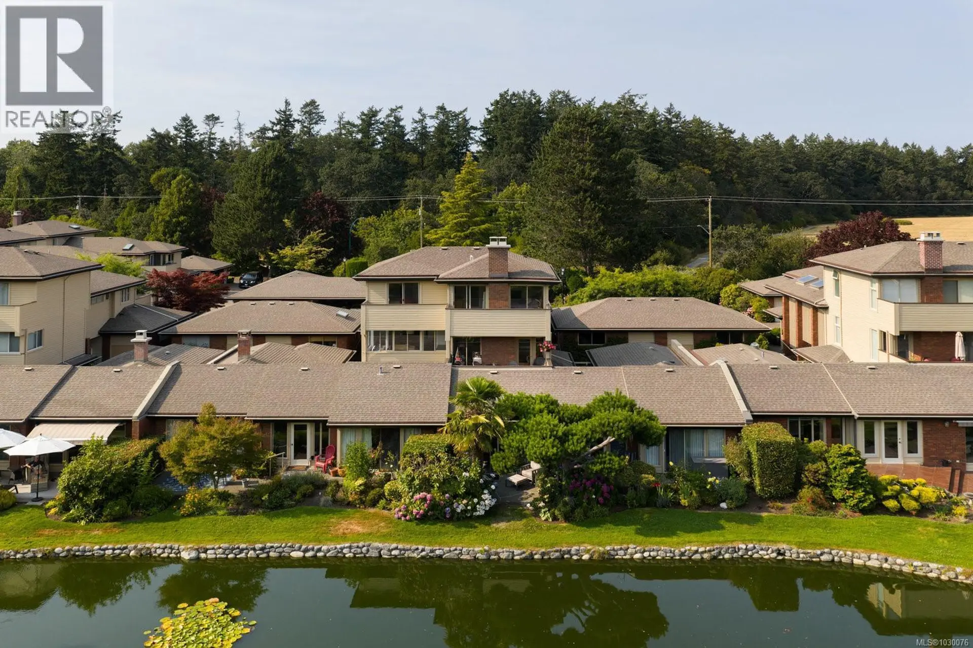 Property at #124 2345 Cedar Hill Cross Rd, Oak Bay, BC