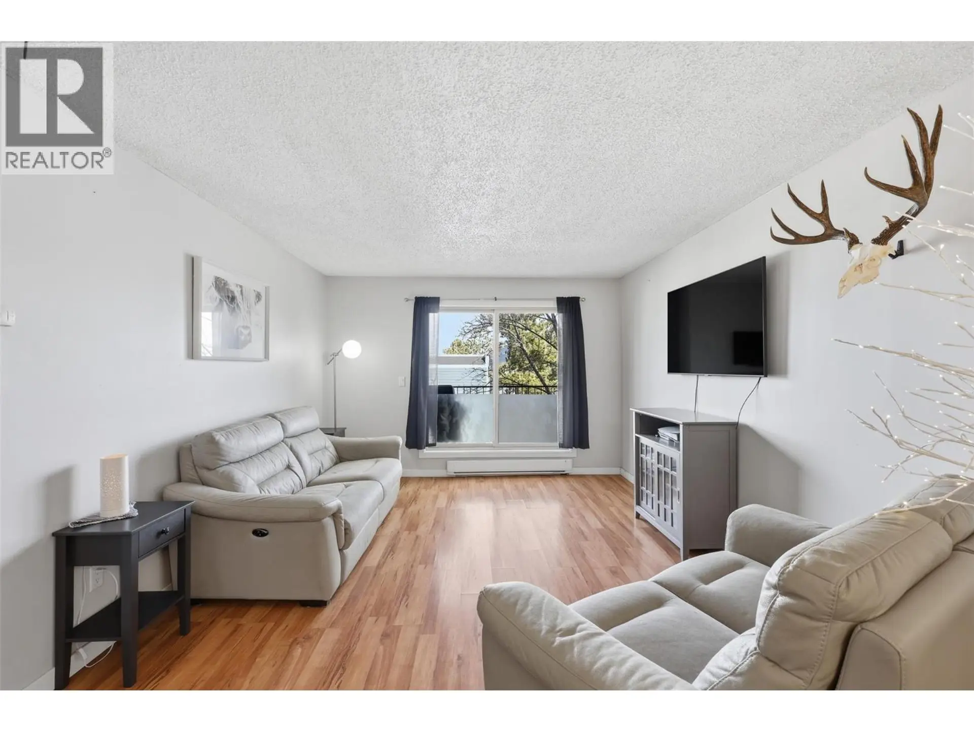 #15 1810 Summit Drive - Image 2