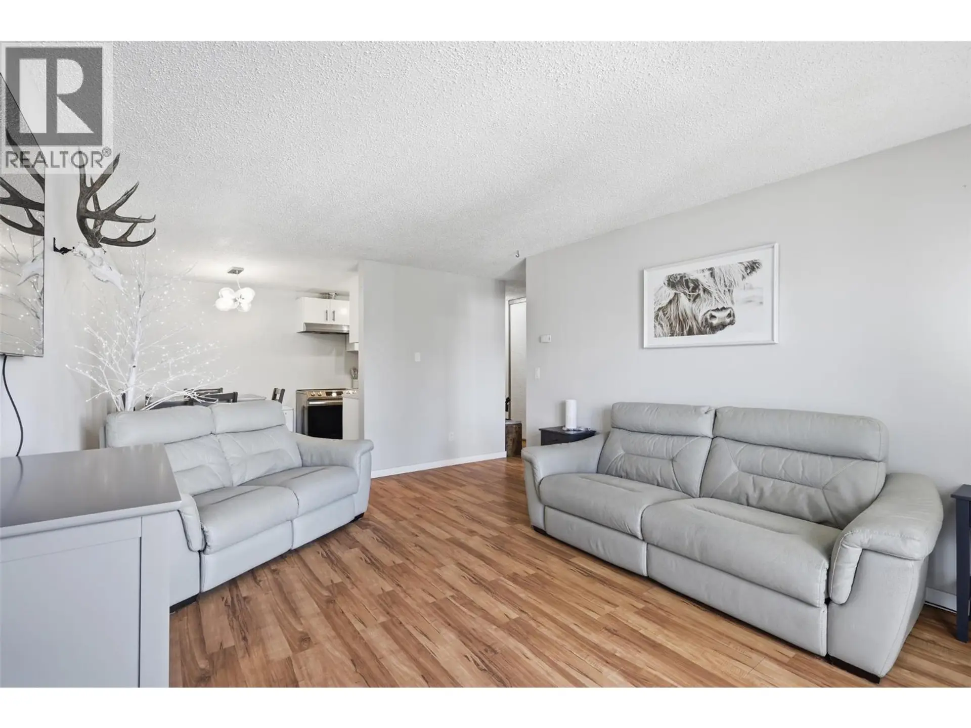 #15 1810 Summit Drive - Image 4