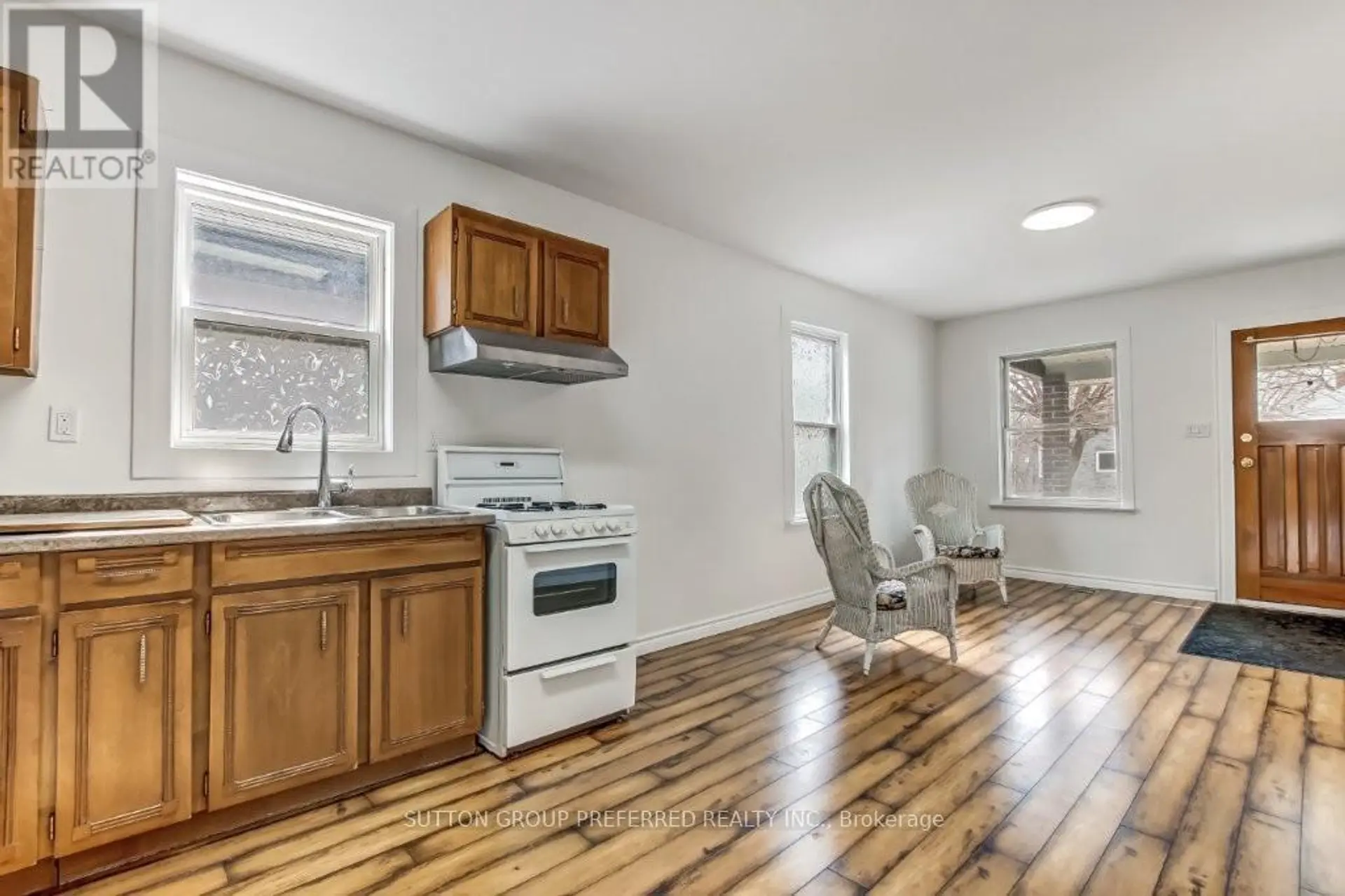 272 SANDERS STREET - Image 4
