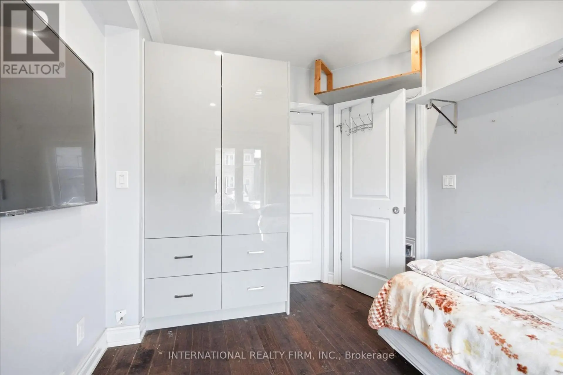 568 DELAWARE AVENUE N - Image 11