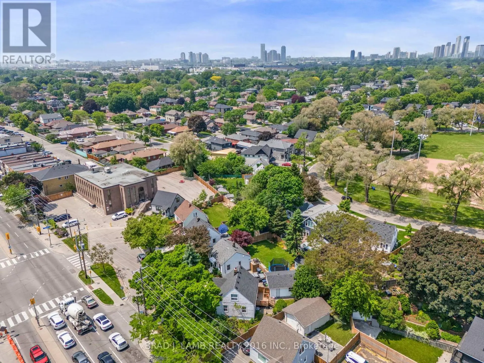 794 THE QUEENSWAY - Image 18