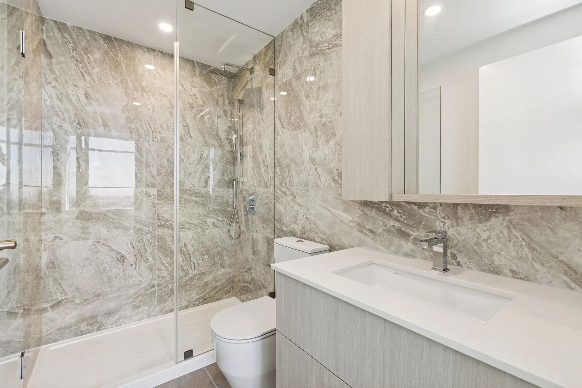 #401 6468 Willingdon Avenue - Image 6