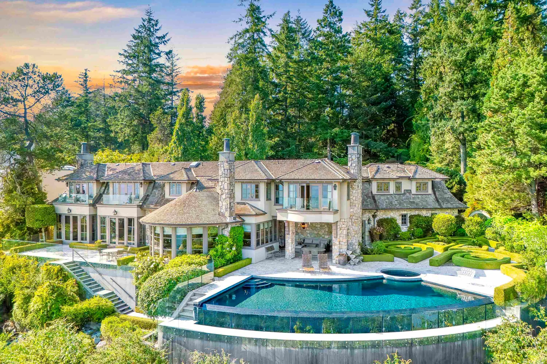 Property at 4672 Clovelly Walk, West Vancouver, BC