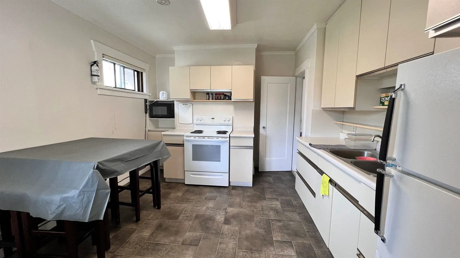 1250 E King Edward Avenue - Image 2