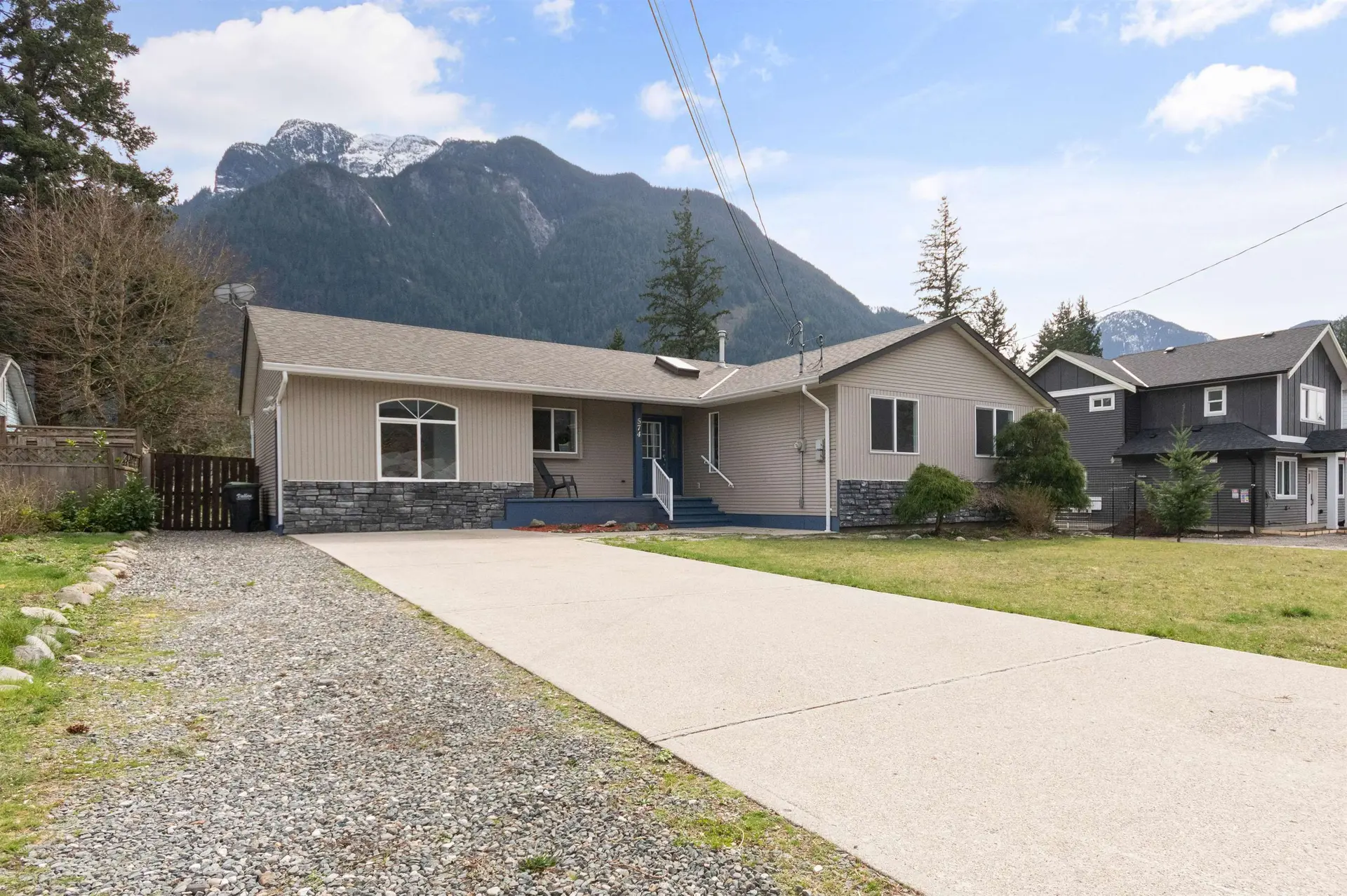 Property at 574 Park Street, Hope, BC