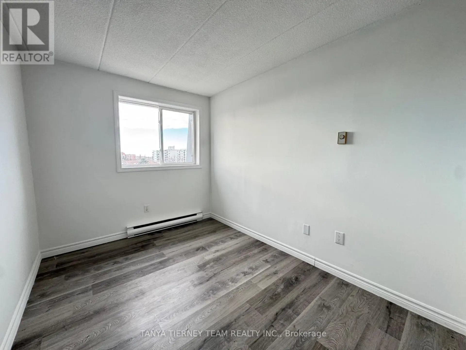 #48 43 TAUNTON ROAD - Image 9