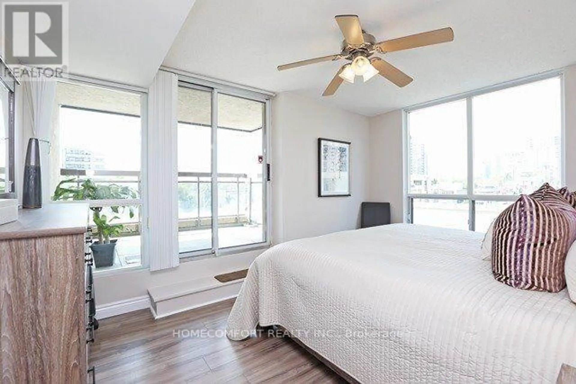 #312 18 PARKVIEW AVENUE - Image 9