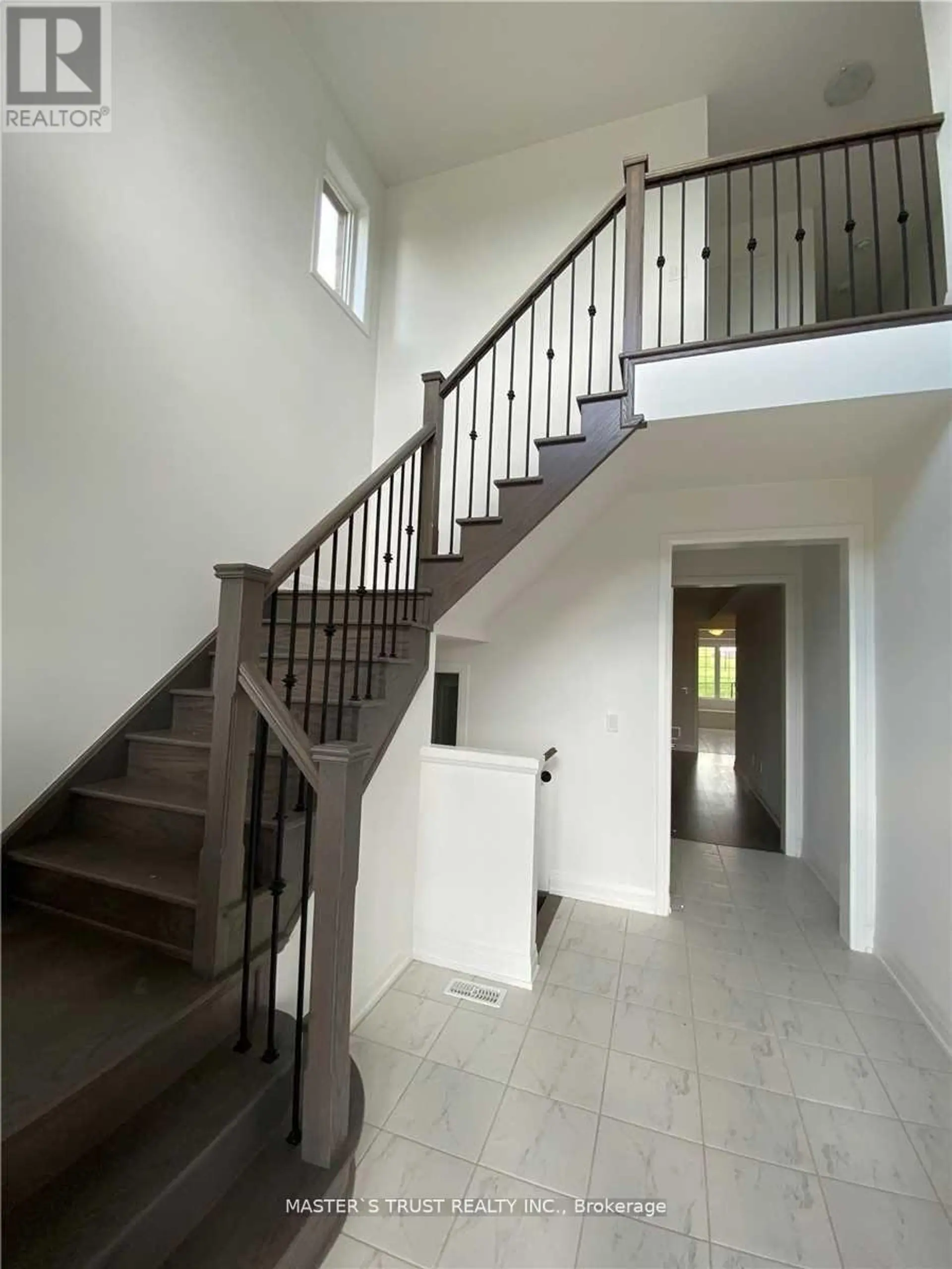 102 FRANK KELLY DRIVE - Image 2