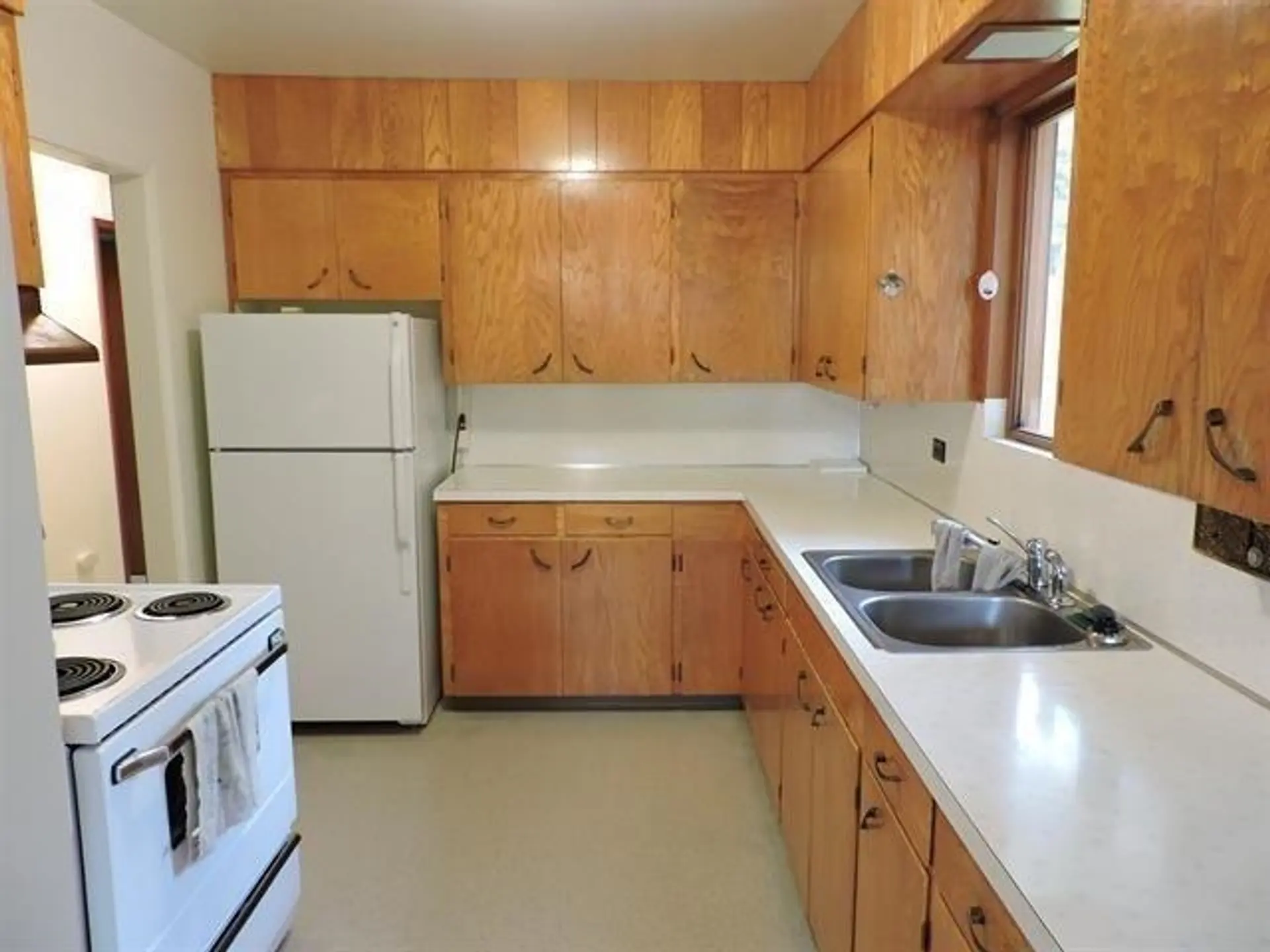33875 Richards Avenue - Image 5