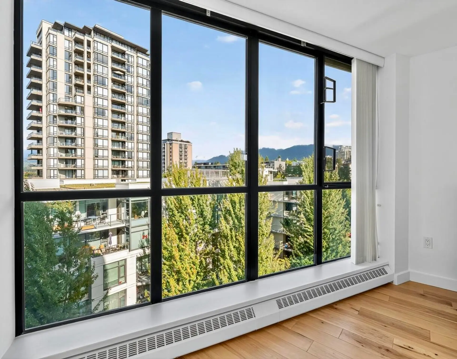 #907 124 W 1st Street - Image 13