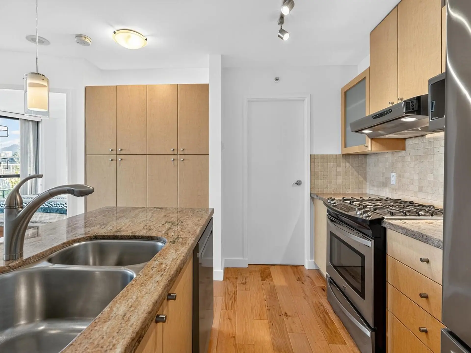 #907 124 W 1st Street - Image 10