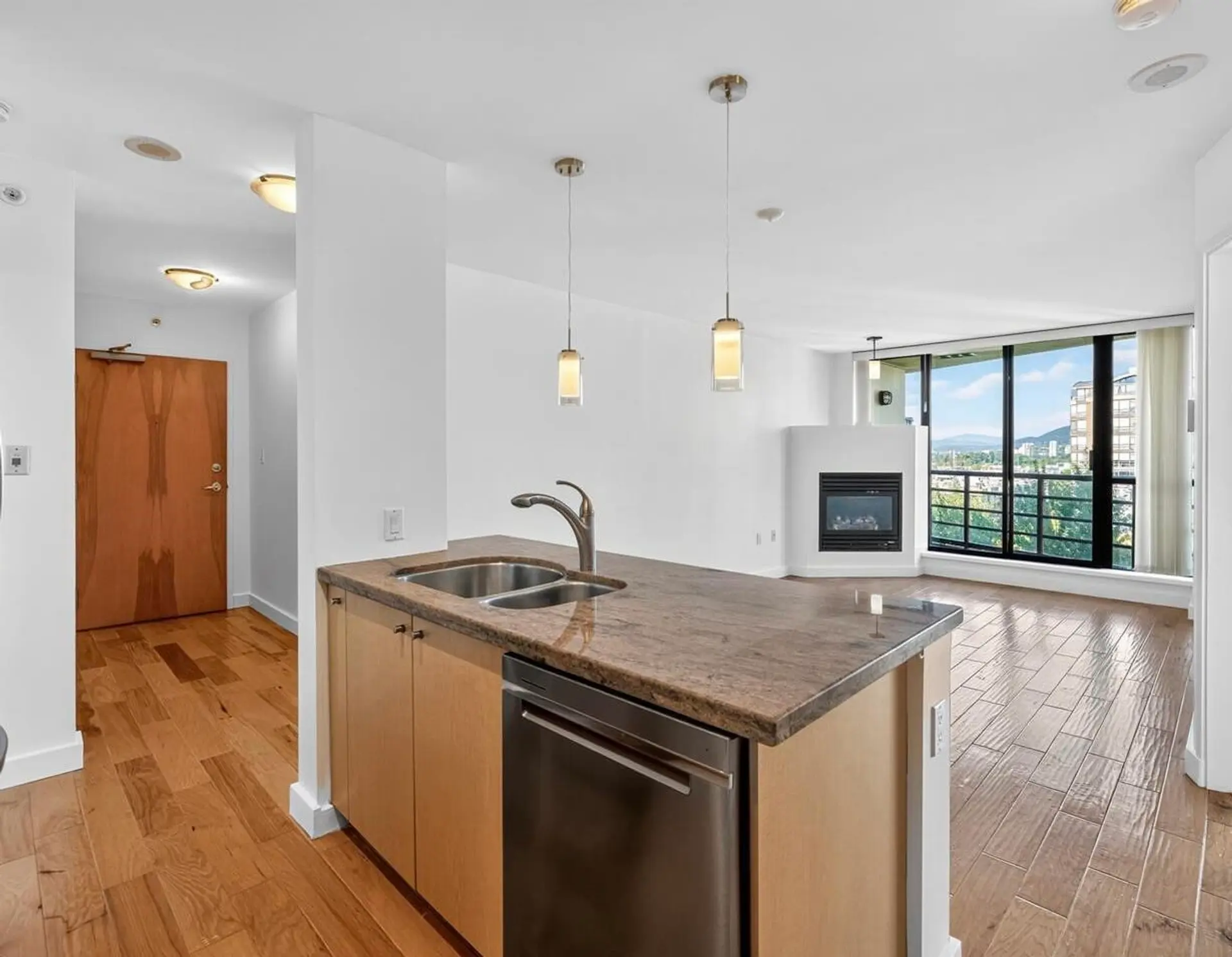 #907 124 W 1st Street - Image 11
