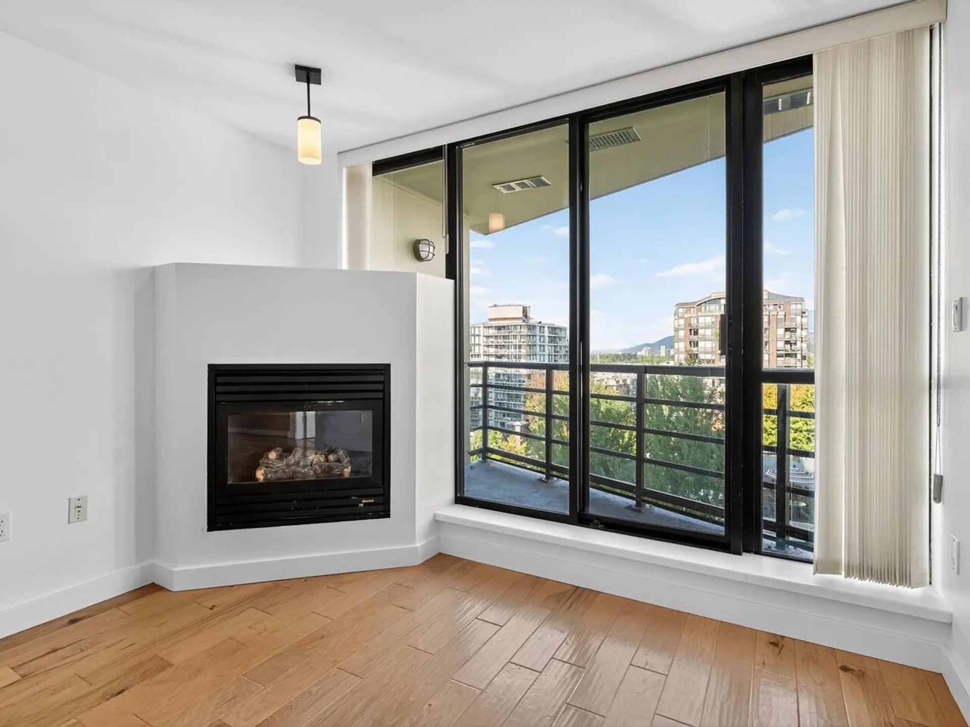 #907 124 W 1st Street - Image 4