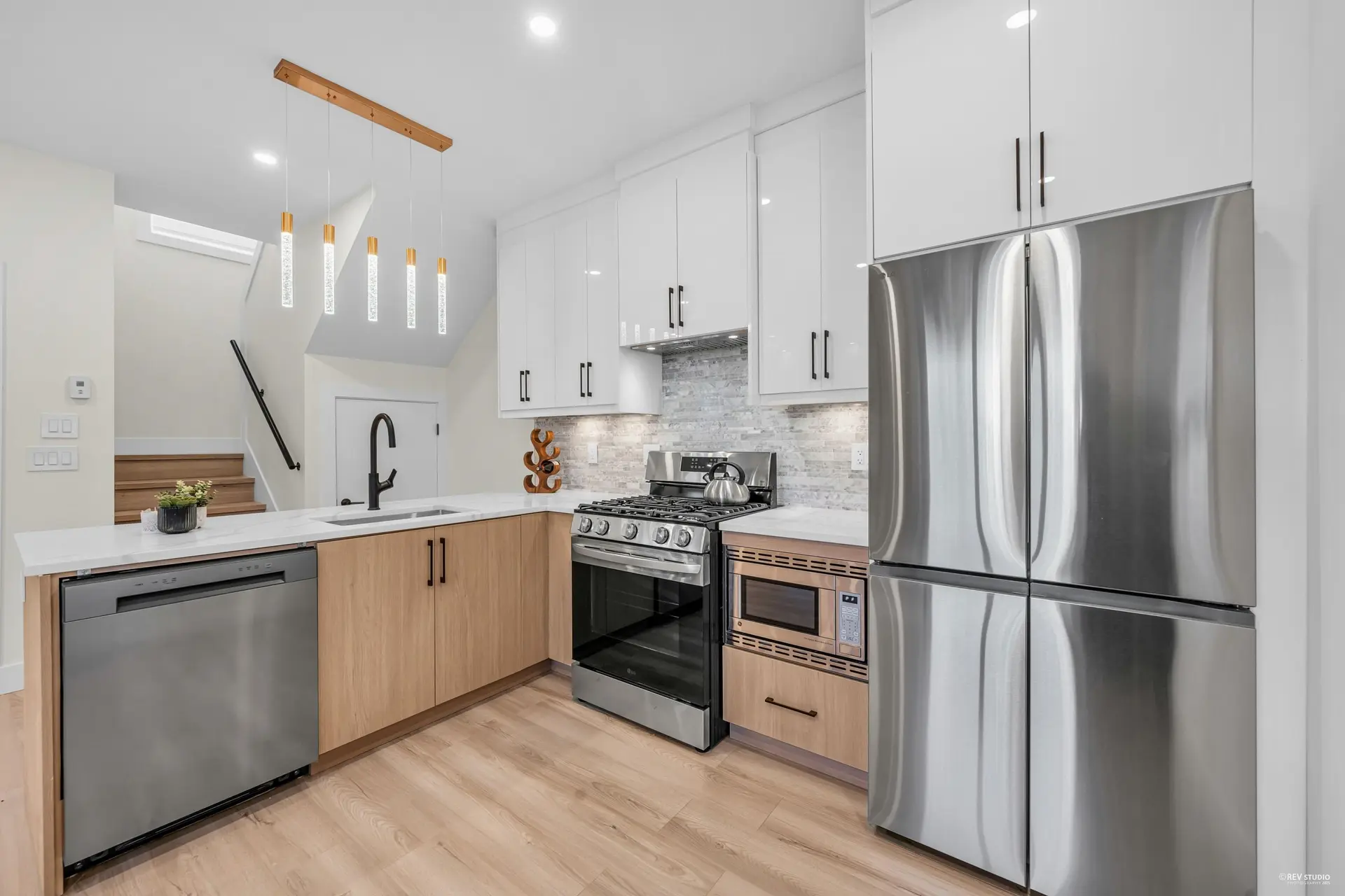 #2 2703 E 3rd Avenue - Image 7