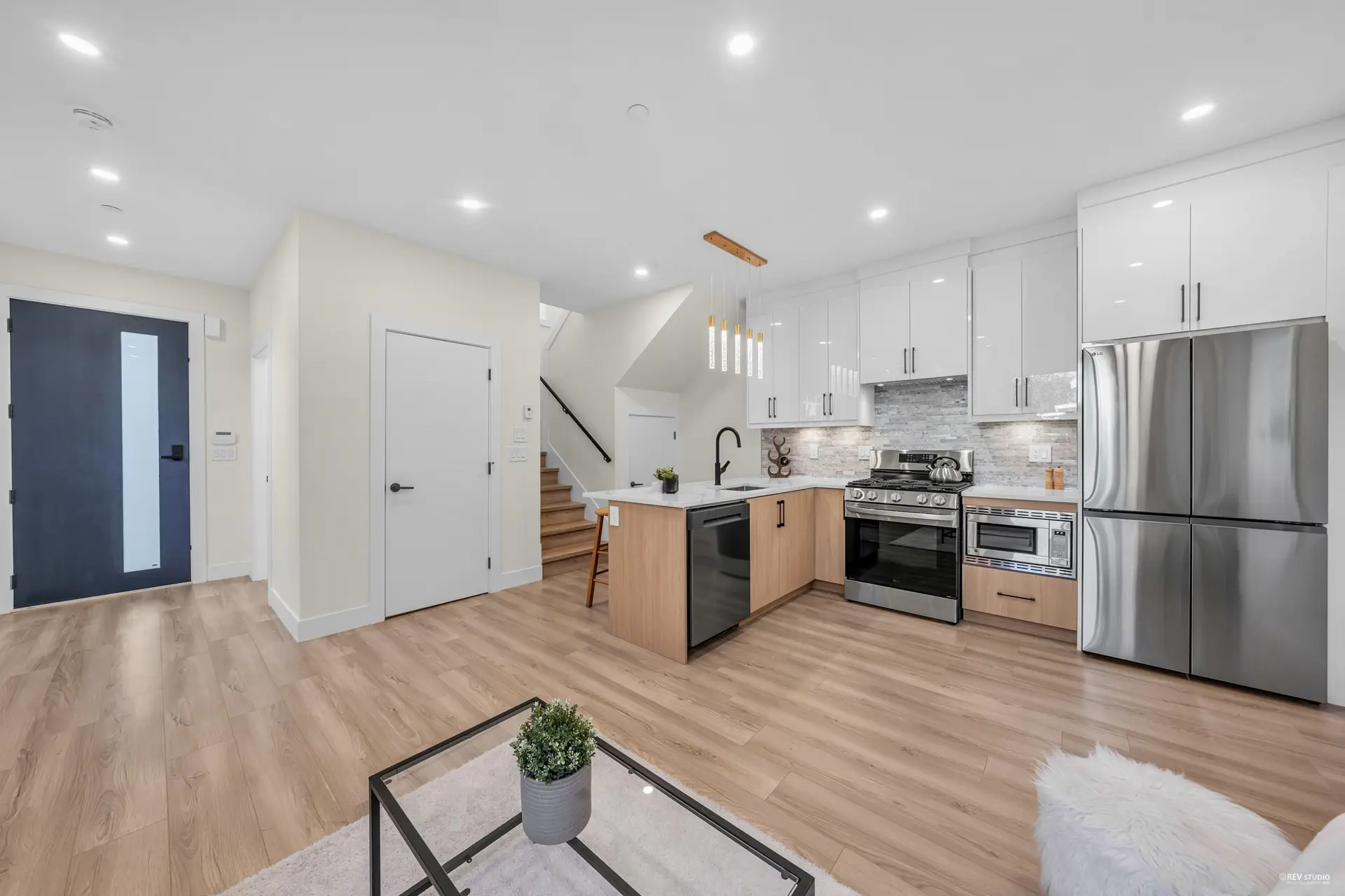 #2 2703 E 3rd Avenue - Image 5