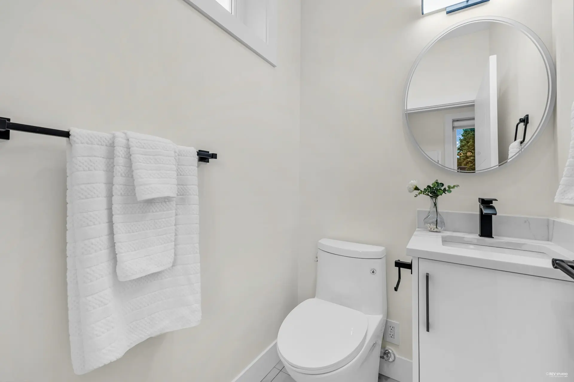 #2 2703 E 3rd Avenue - Image 9
